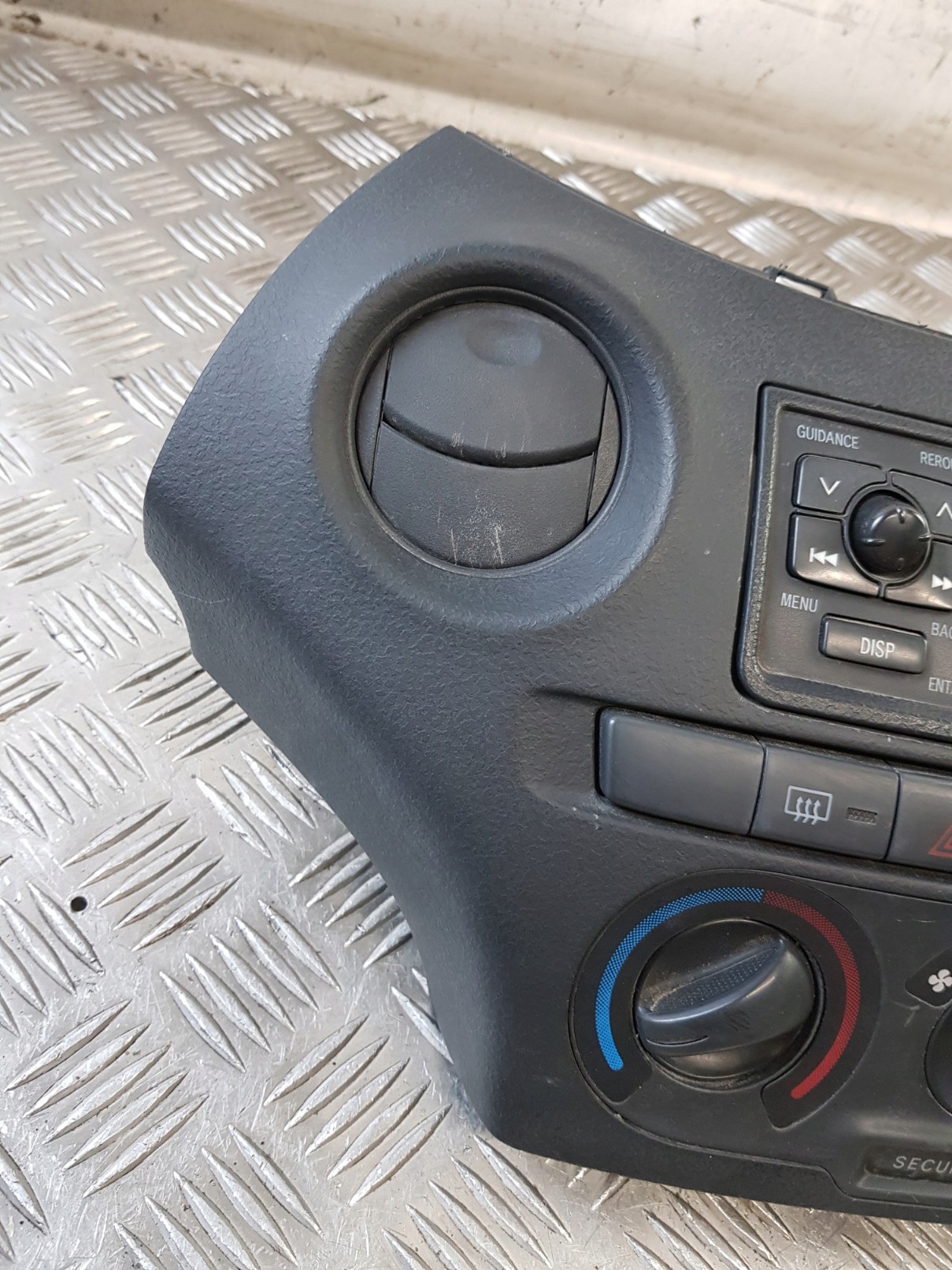 Schermo RADIA 86110-0D040 PANEL BOCCHETTE KRATKI TOYOTA YARIS e 03R