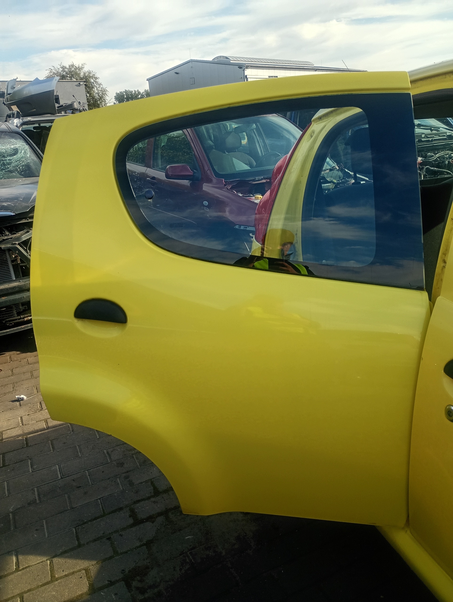 door right rear. rear part Peugeot 107 05-08 code lakieru KBL