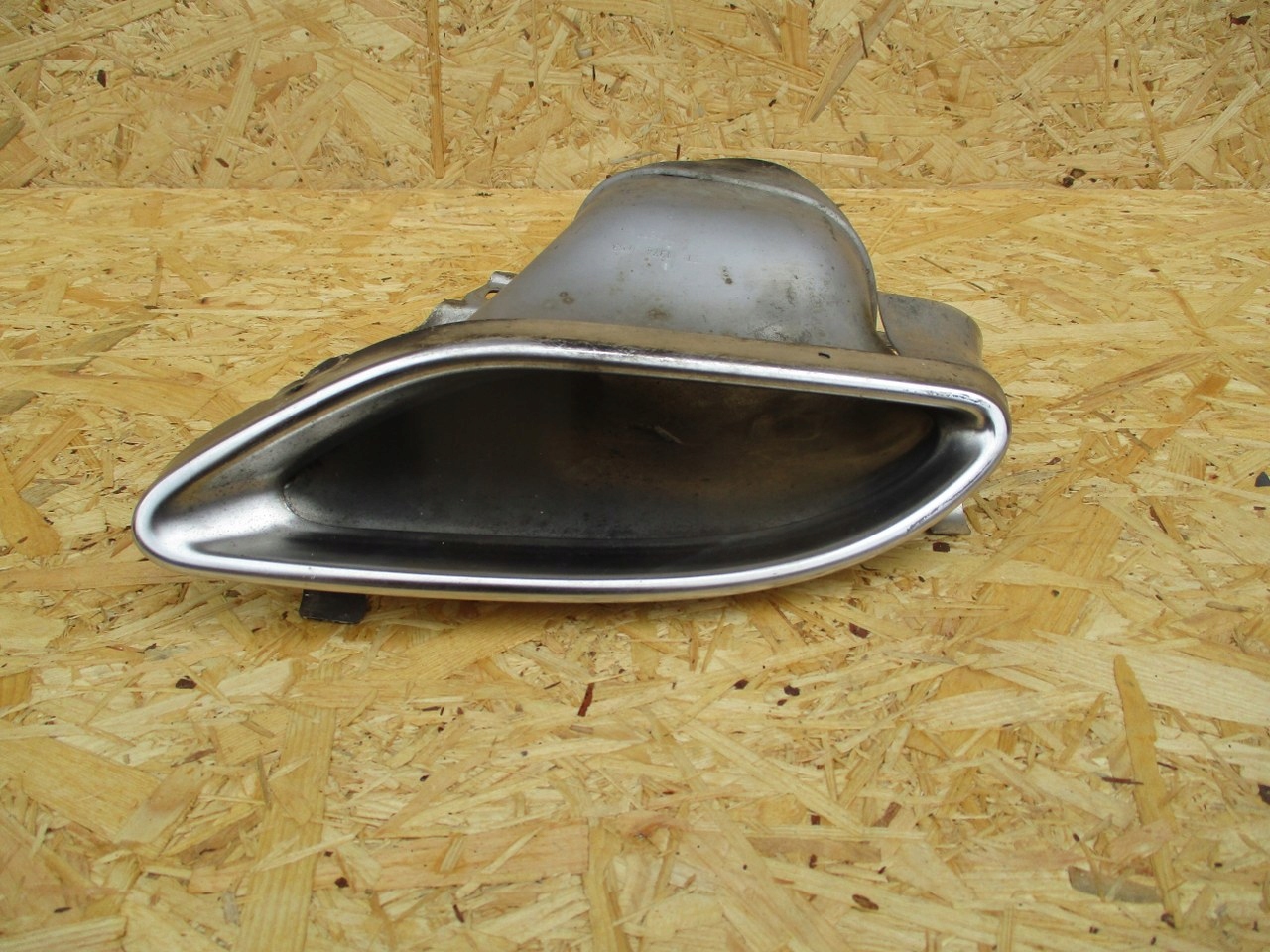 A2124902727 - MERCEDES E-Class W212 LIFT наконечник выхлопной трубы левый