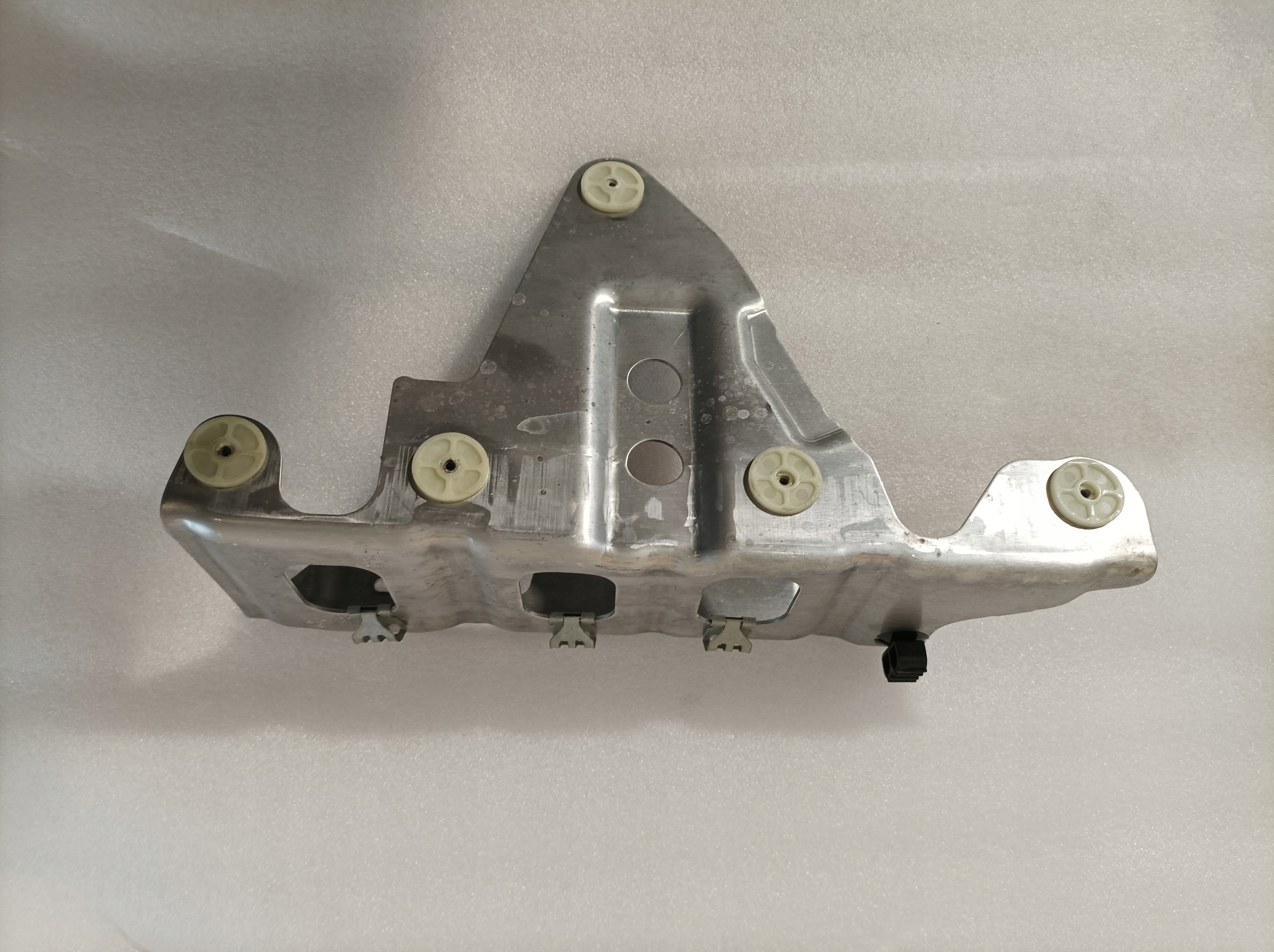 BMW X7 G07 bracket covers TERMICZNEJ right 7428400