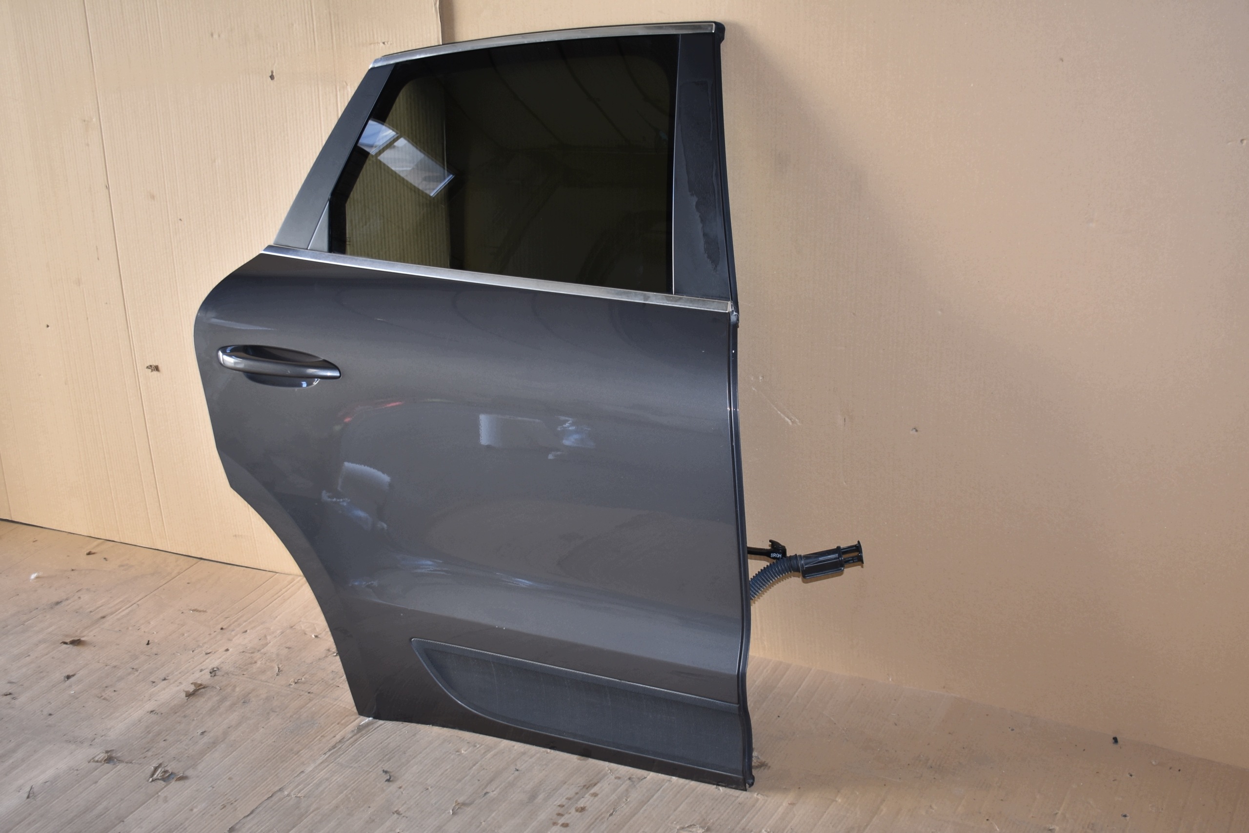 IDEALNE door rear part rear. right colour M7S PORSCHE MACAN 1