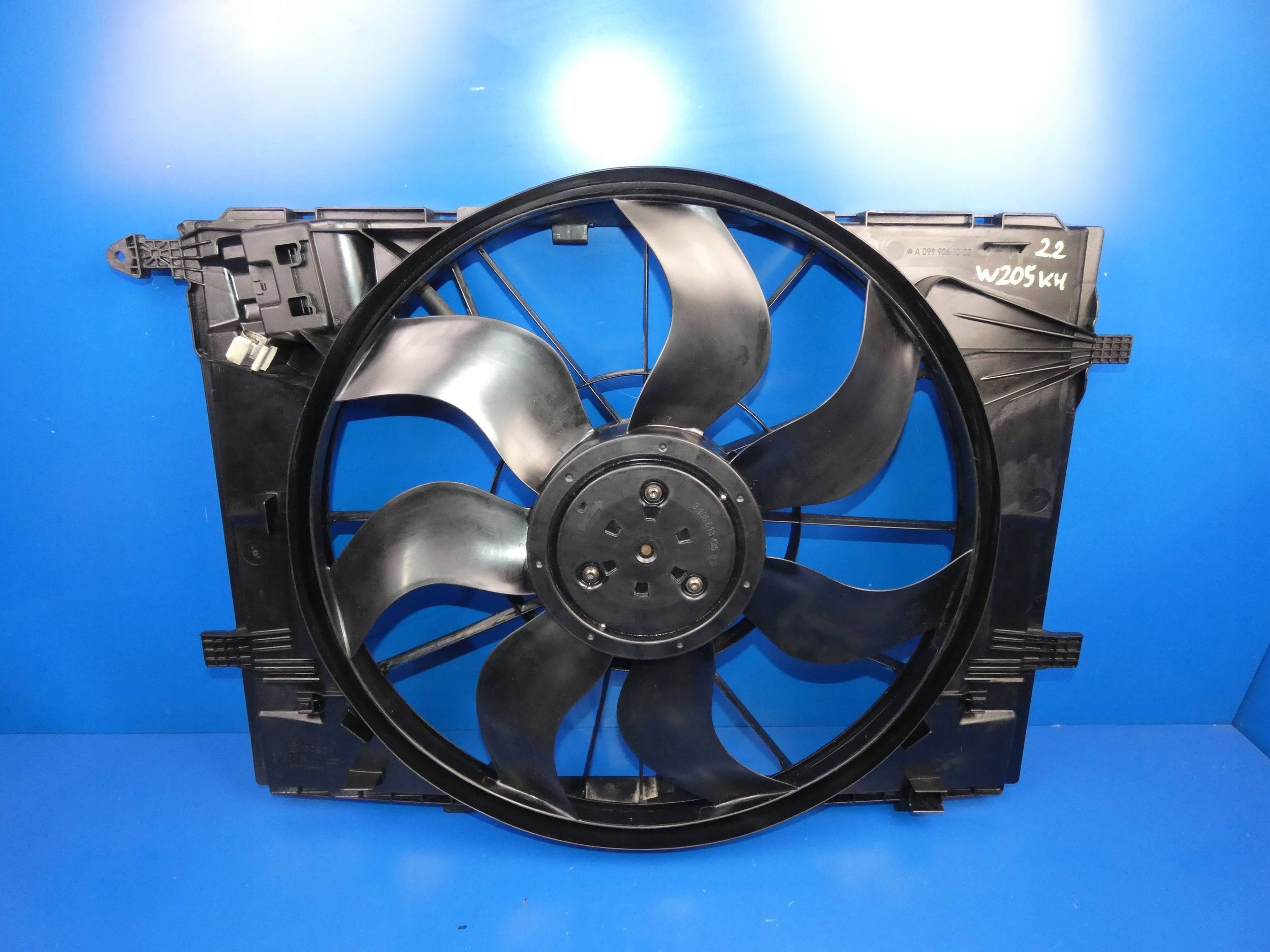 MERCEDES C KLASA W205 ventilátor chladiče