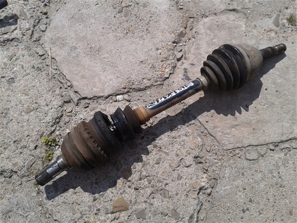 ПІВВІСЬ ЛІВИЙ OPEL ASTRA H III 1.7 CDTI DIESEL