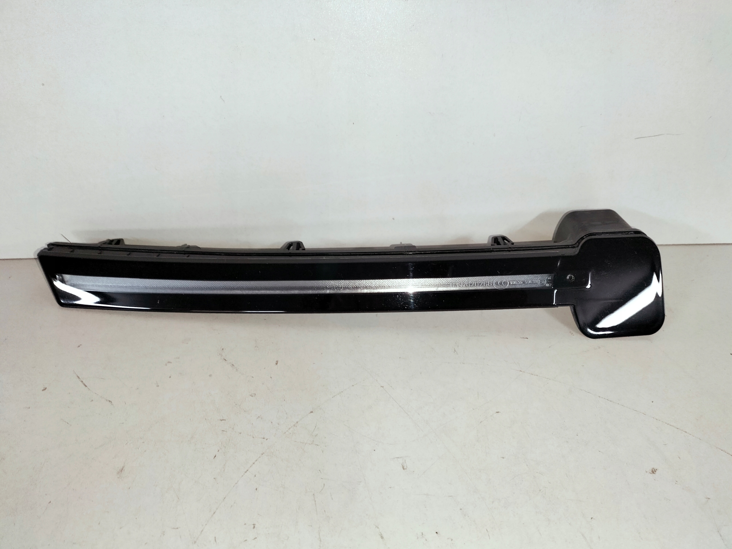 light grille front right LED DRL VW ID3 19
