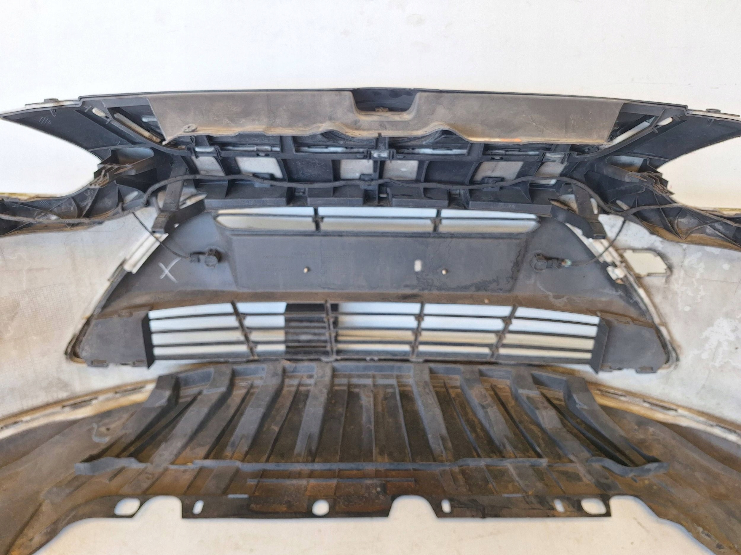 FORD C-MAX MK2 11-14 bumper + XENON AM51-R17K787-A