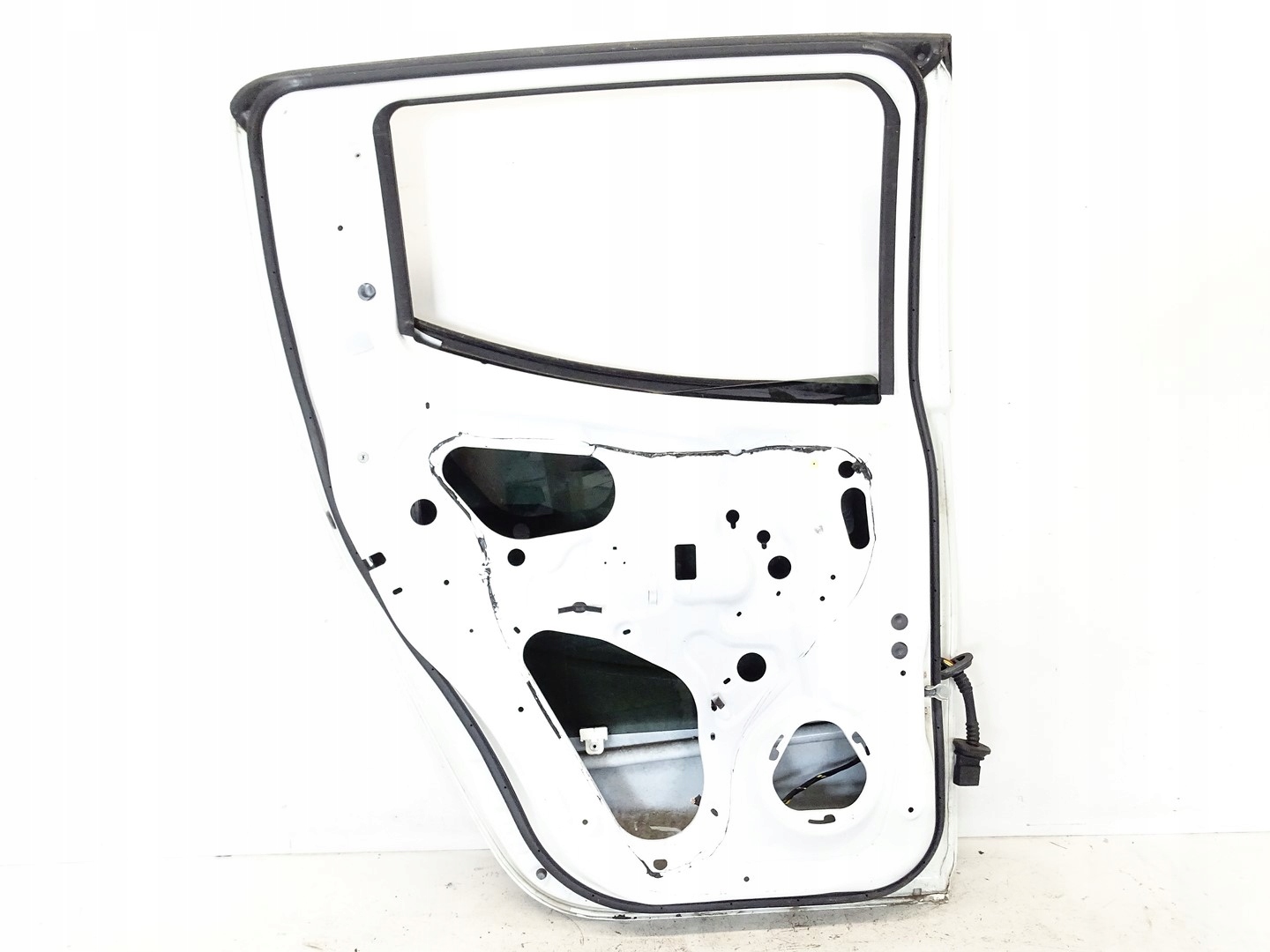 door left rear part left rear. FIAT FULLBACK/MITSHUBISHI L200 BIALE