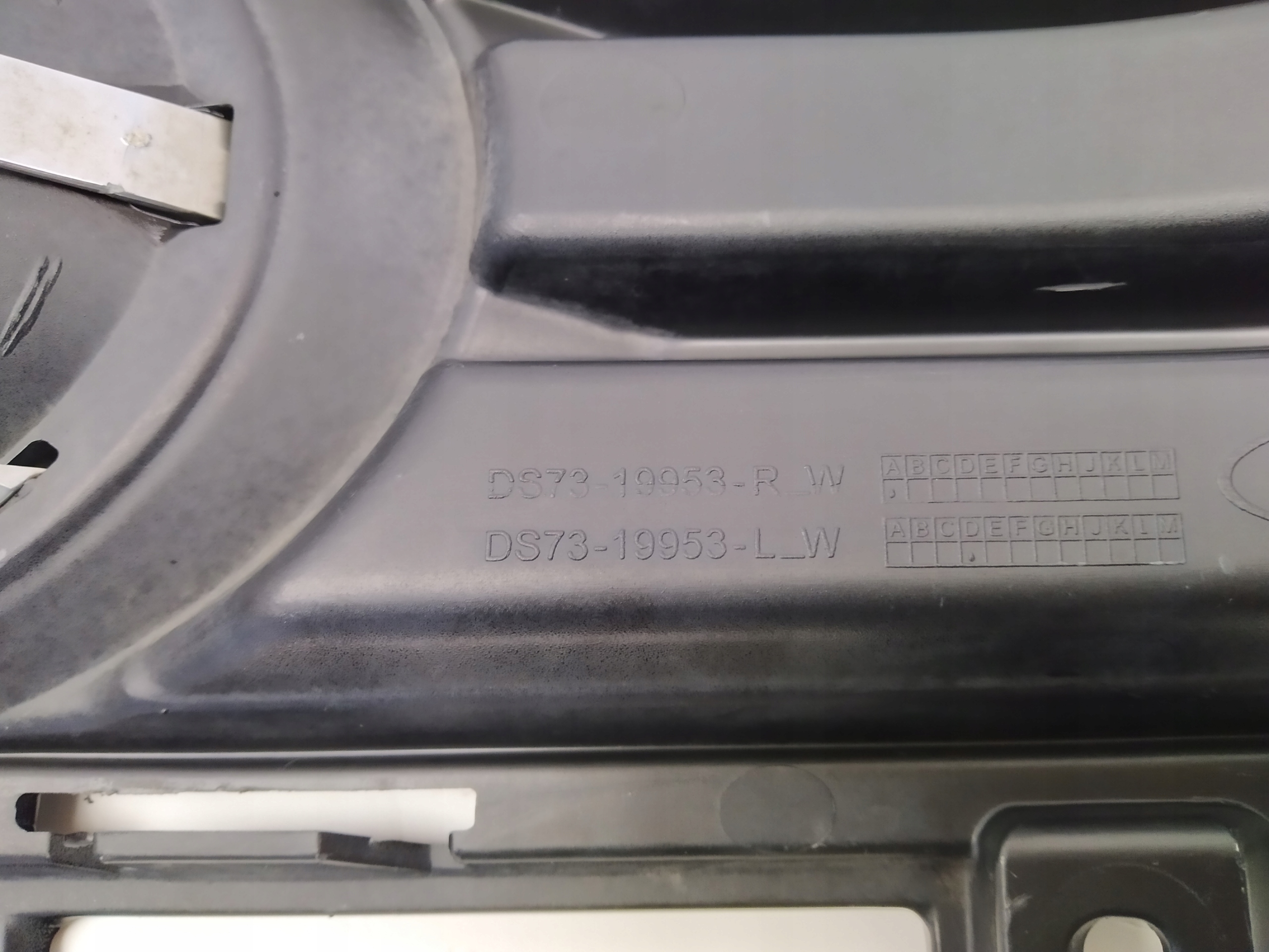 Ford Mondeo Mk5 V grid left right polysk of a bumper front chrom original