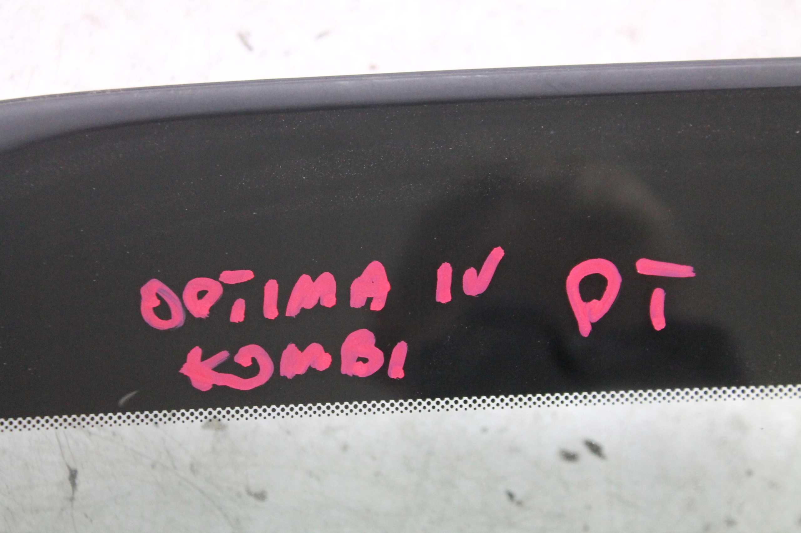 window bodywork right rear part 87820-D4300 OPTIMA IV KOMBI 15-20