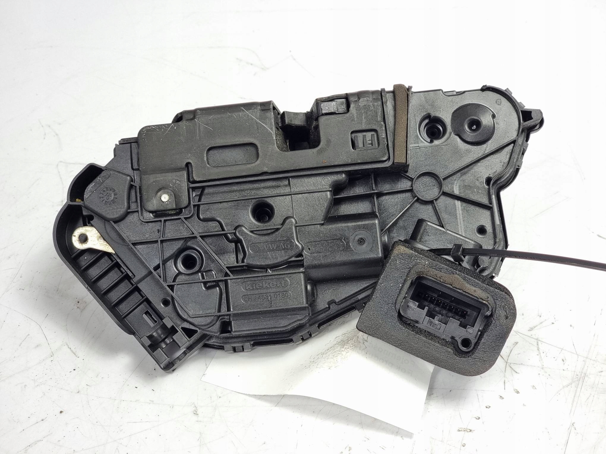 lock door left front EU 5TB837015 VOLKSWAGEN PASSAT B8