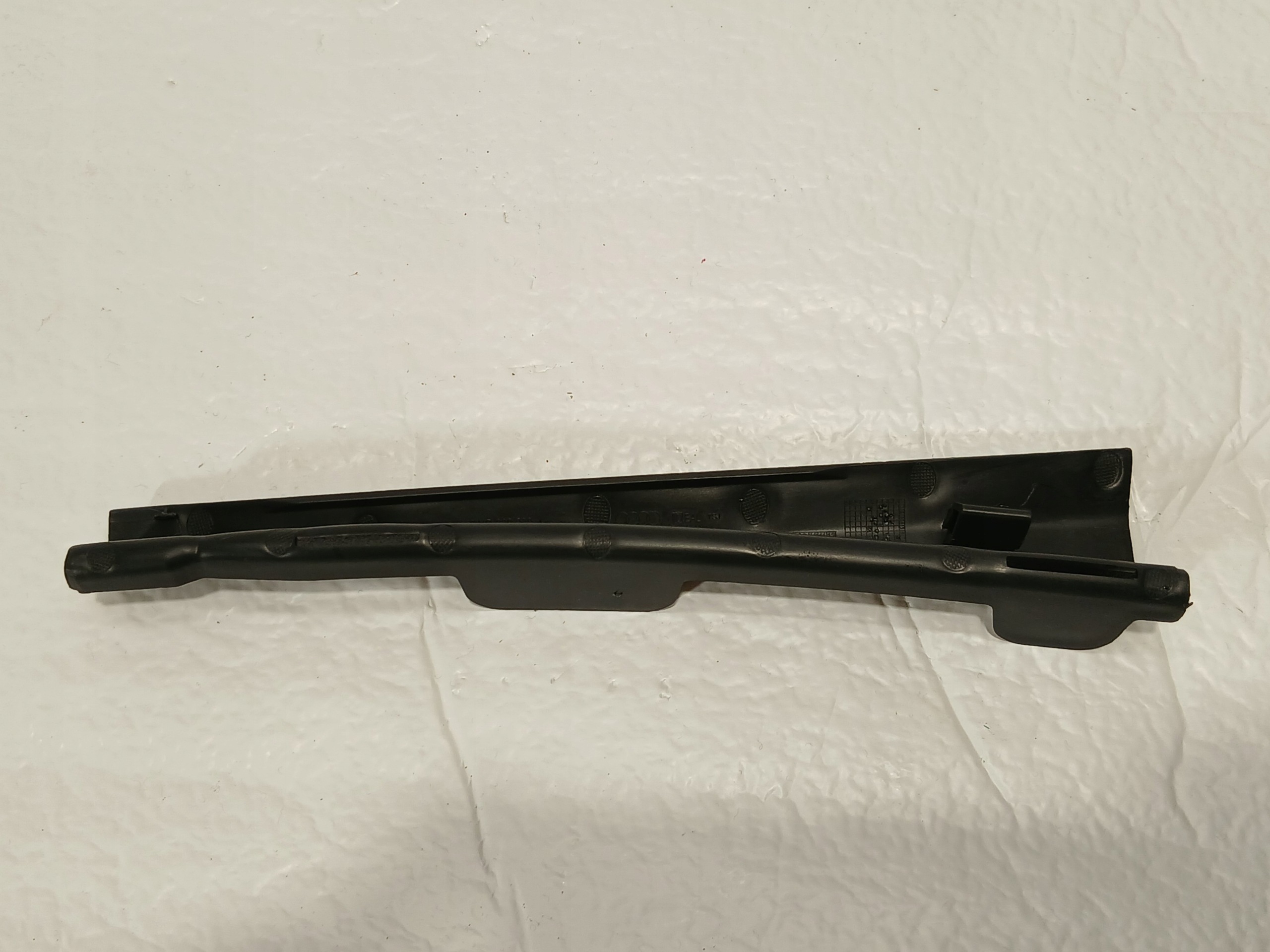 AUDI A4 B9 LIFT cover side SLUPKA 8W0868203A