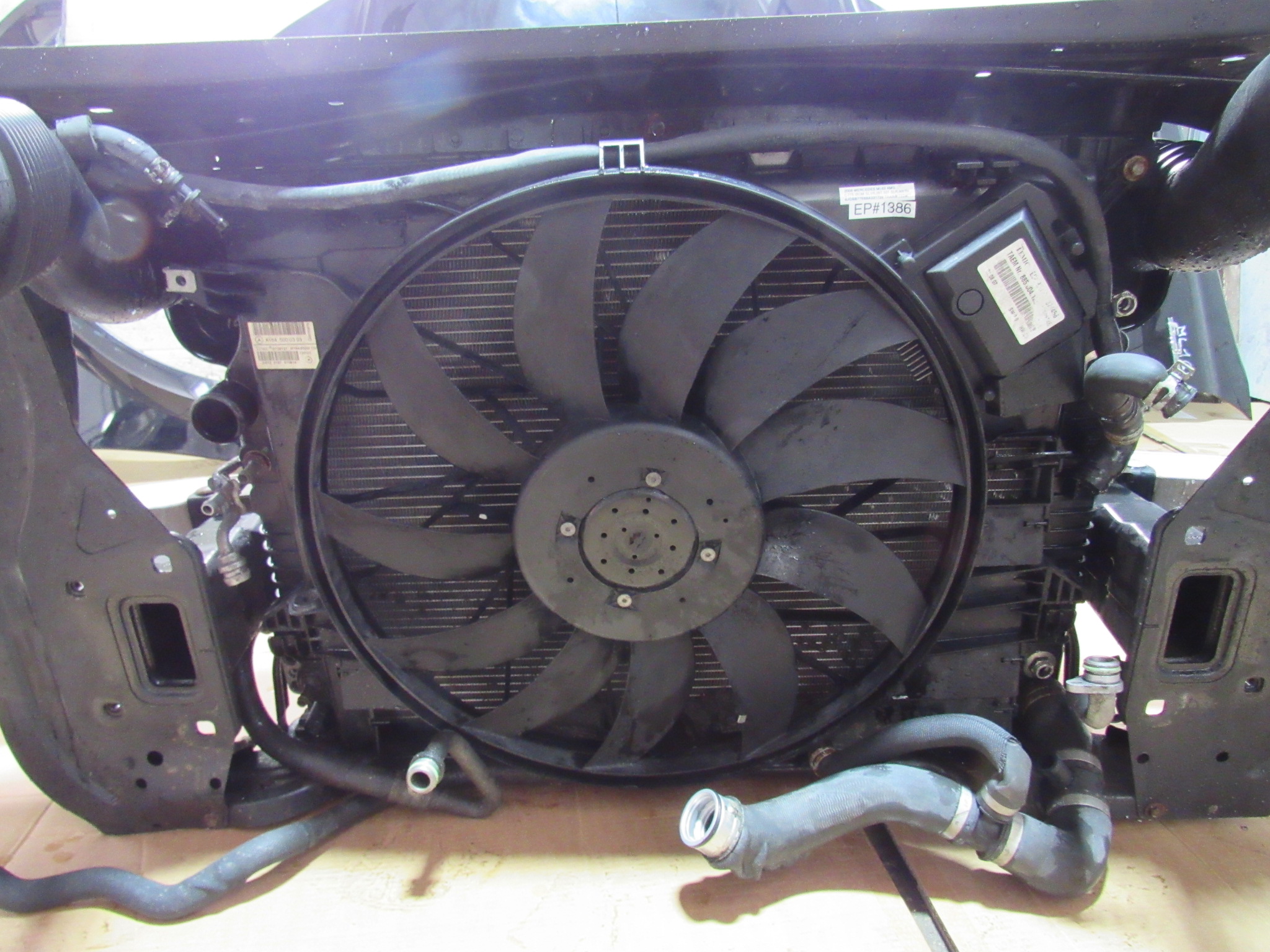 MERCEDES ML W164 63 AMG PAS PRZEDNI CHŁODNICE WZMOCNIENIE Typ samochodu Samochody osobowe