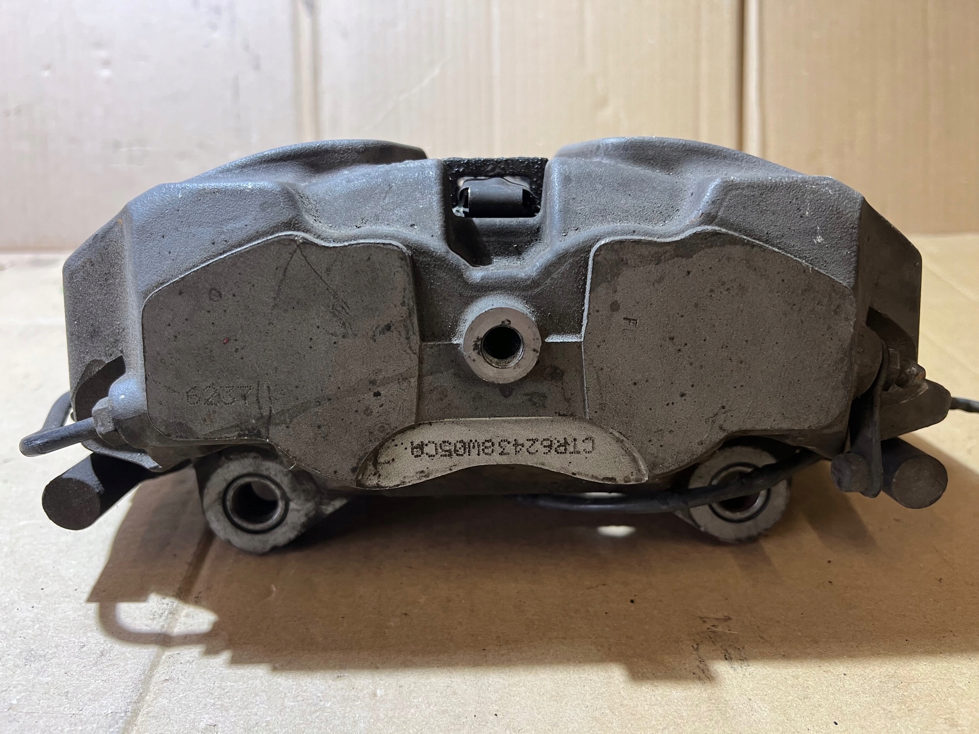 AUDI A4 B9 caliper brake left front left front 4 pistons 8W05CA