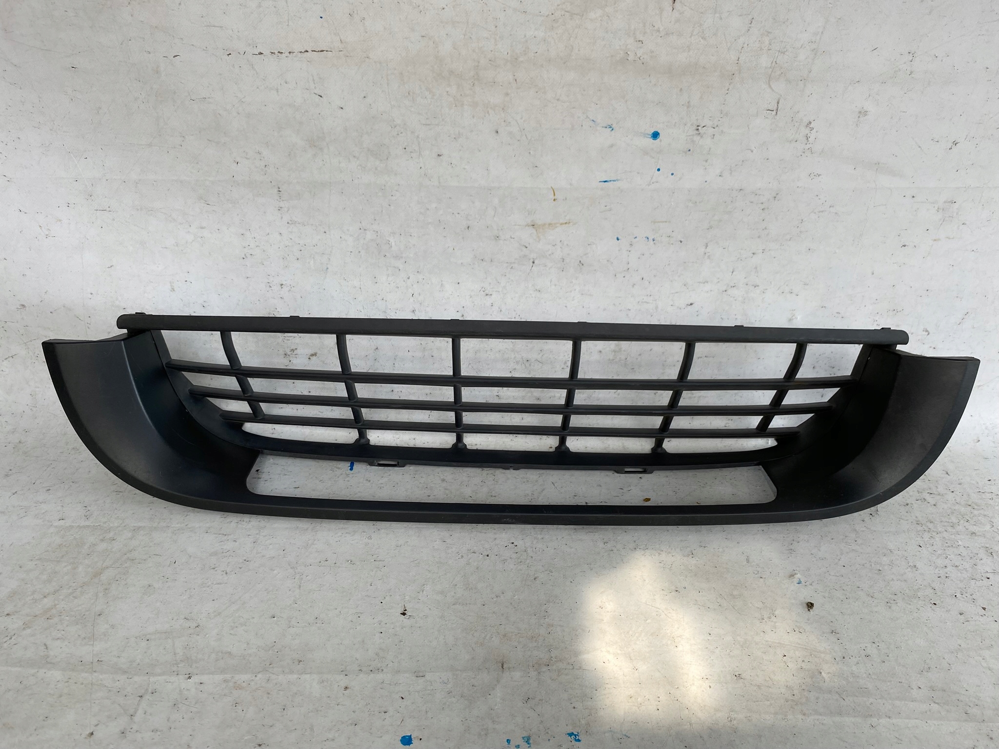 VW CRAFTER 2E 06-15 Lüftungsgitter der Stoßstange mitte 2E0807835A