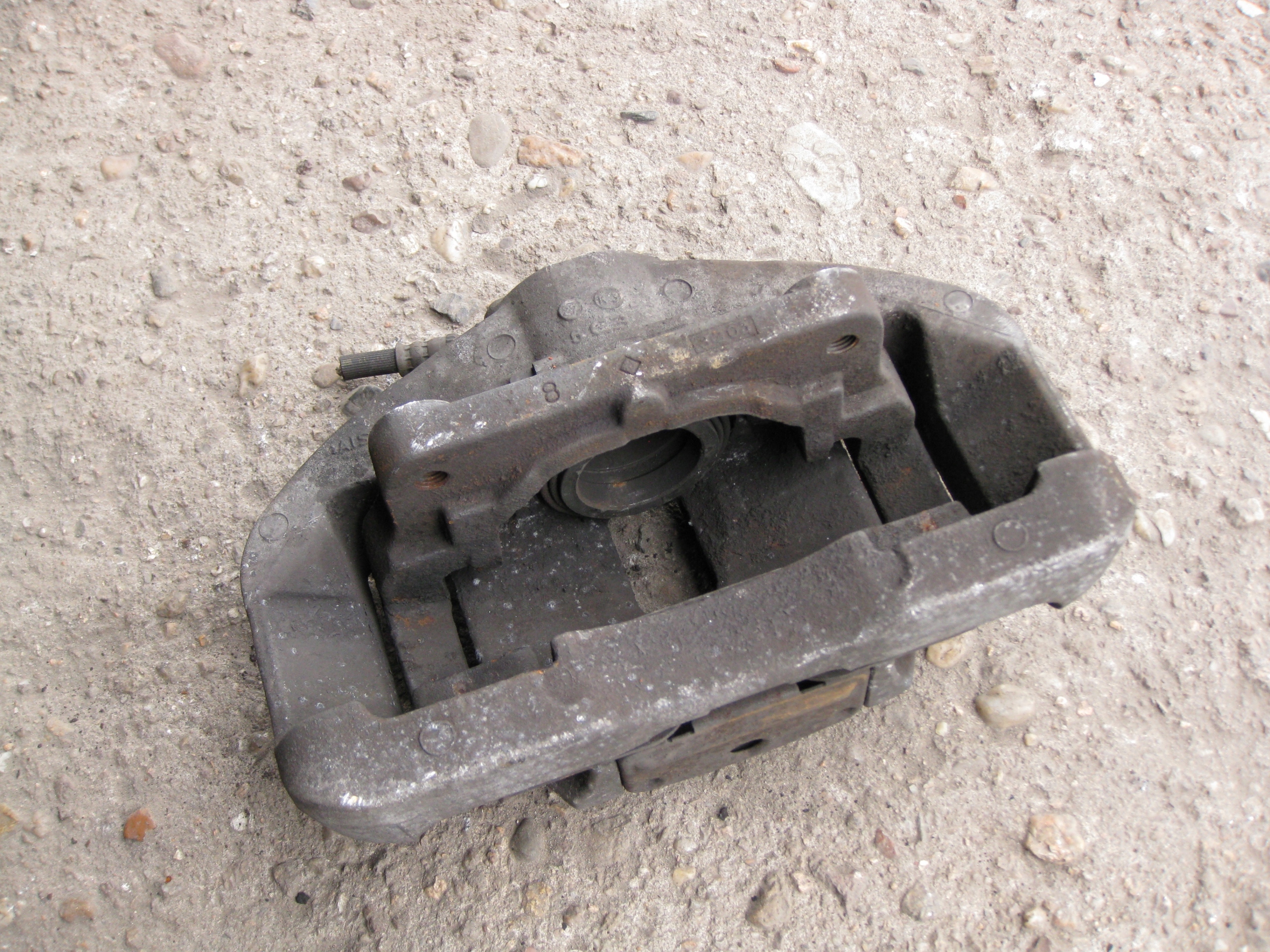 BMW F11 2.5 D 14R caliper brake right front