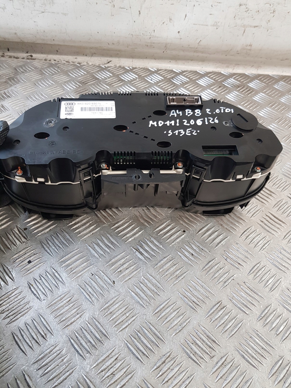 dials 8K0920930N AUDI A4 B8 2.0TDI 10R- EUROPA