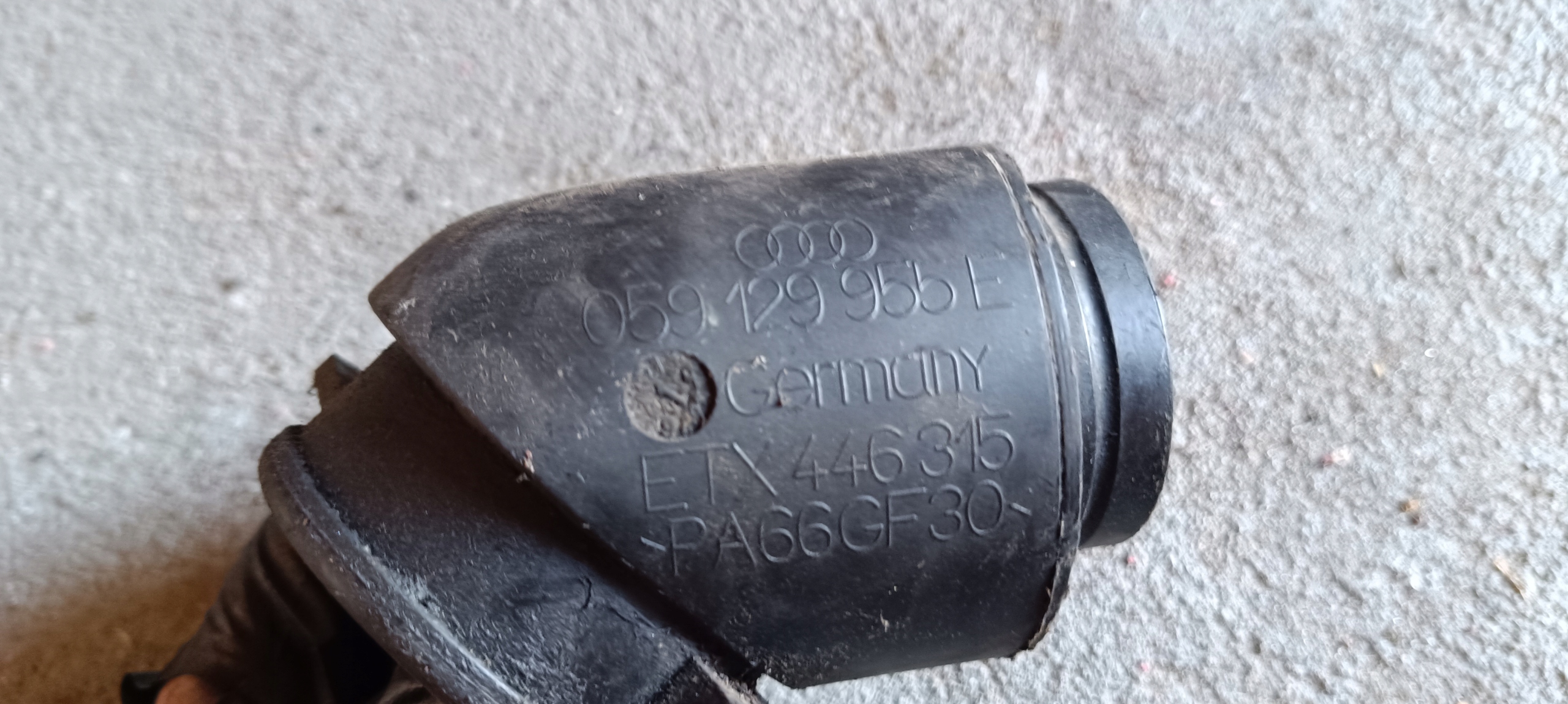 REZONATOR tube AUDI A4 B8 2.7 TDI 059129955E