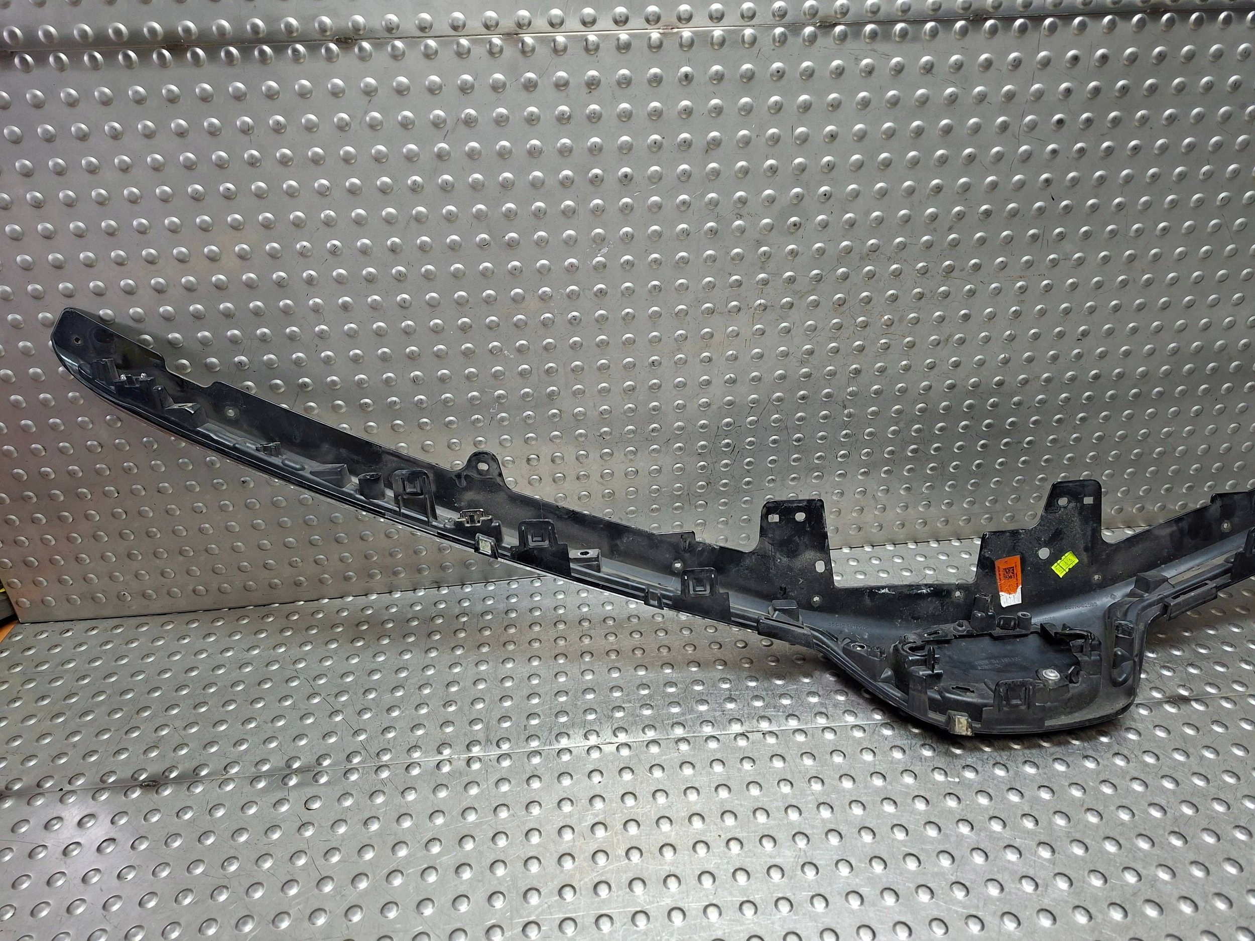 Grille CHROM Logo TOYOTA COROLLA E21 Berline 19- 53114-02580