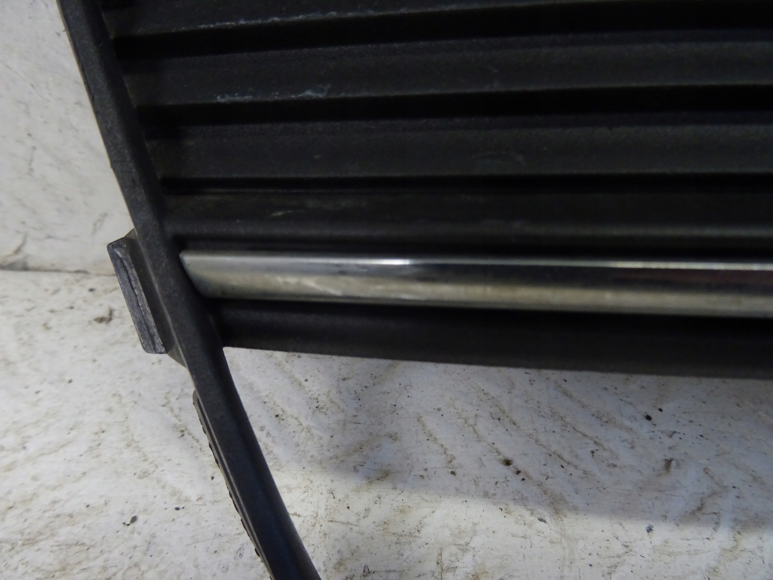 grid of a bumper front front left AUDI A3 8V 8V3807681A