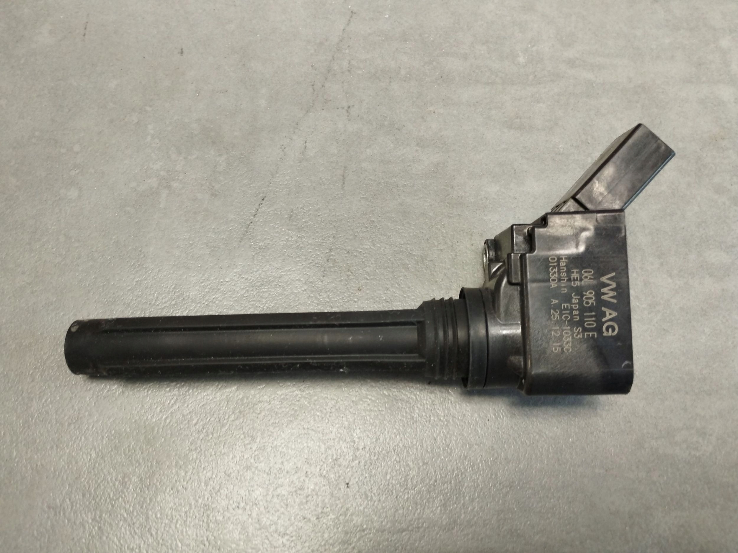 Audi A4 B9 2017 2.0 tfsi coil ignition 06L905110E