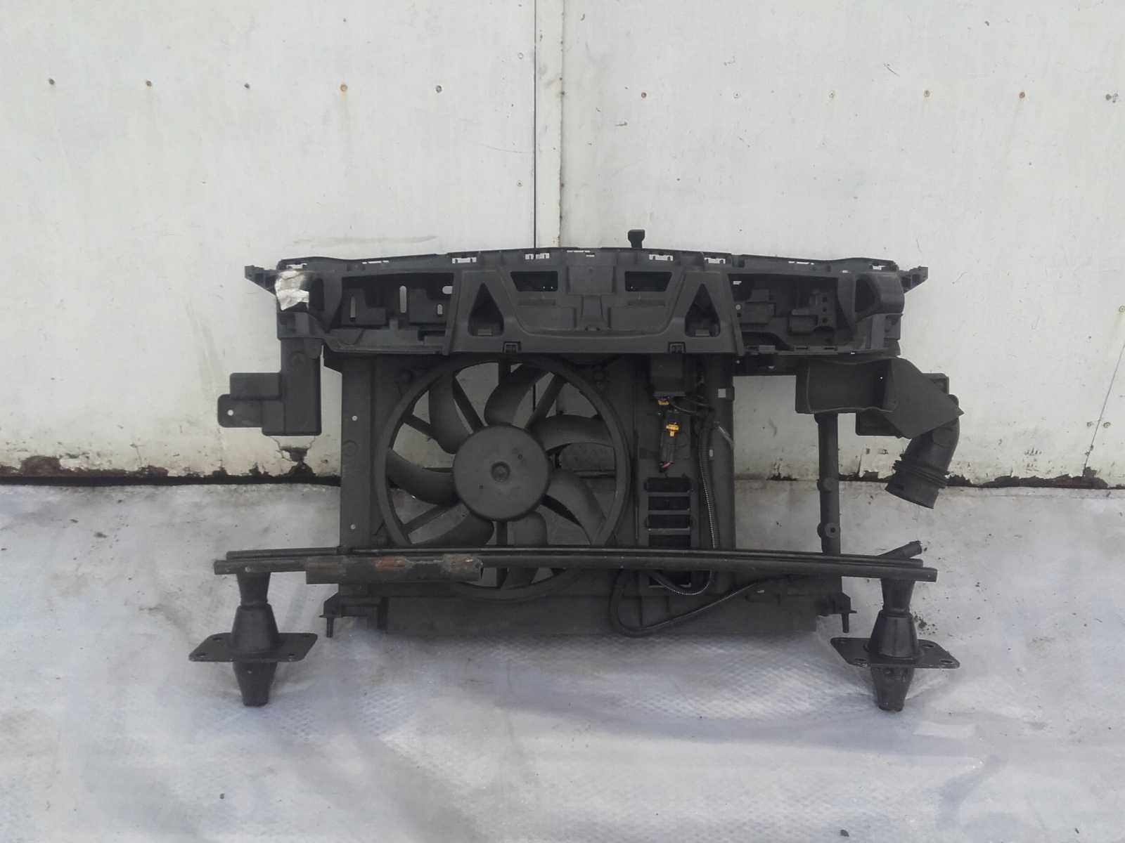 PAS PRZEDNI WZMOCNIENIE PEUGEOT 5008 I 09r-