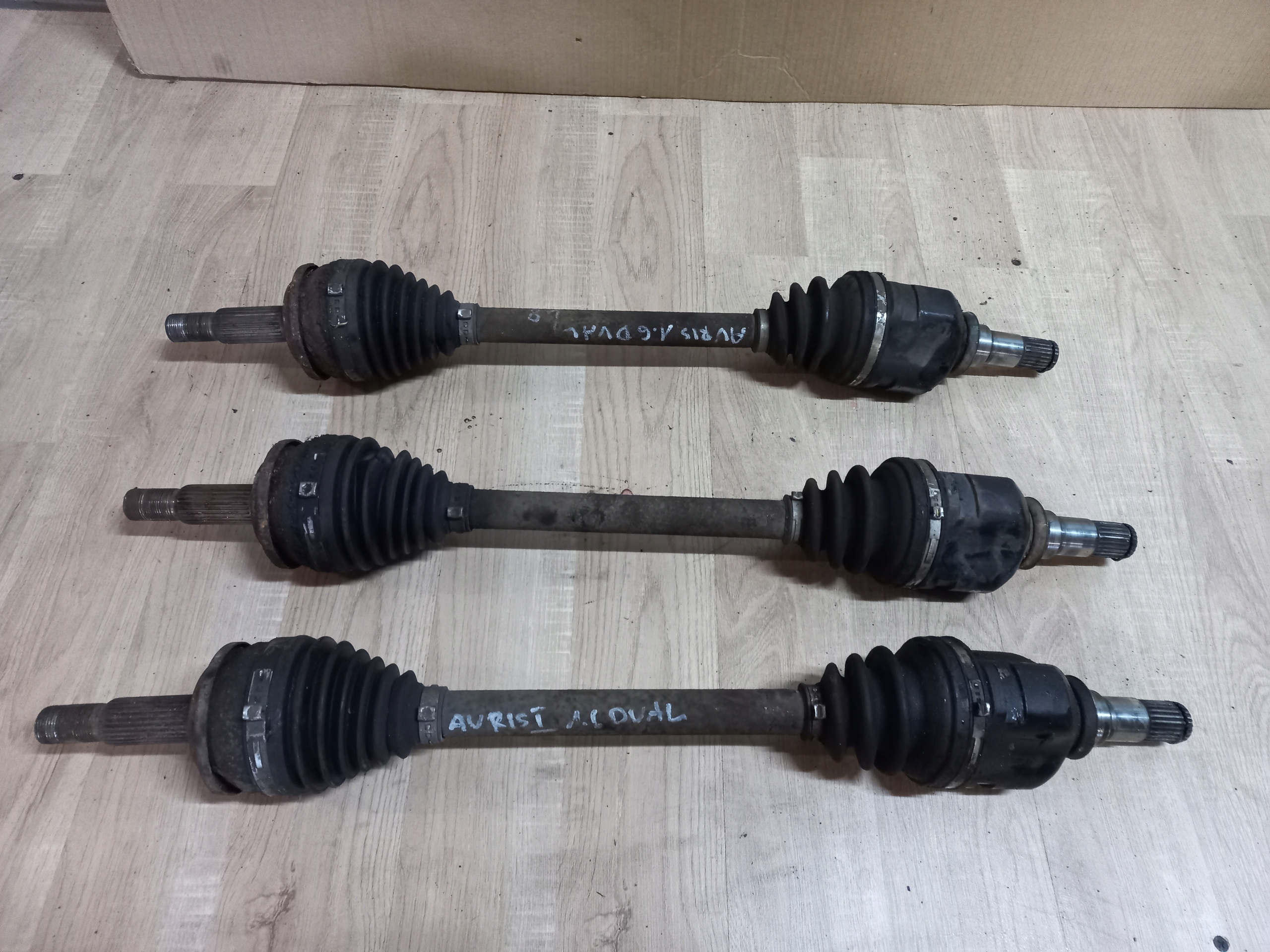 Toyota Auris I 1,6 dual vvti пыввысь ліва шрусb