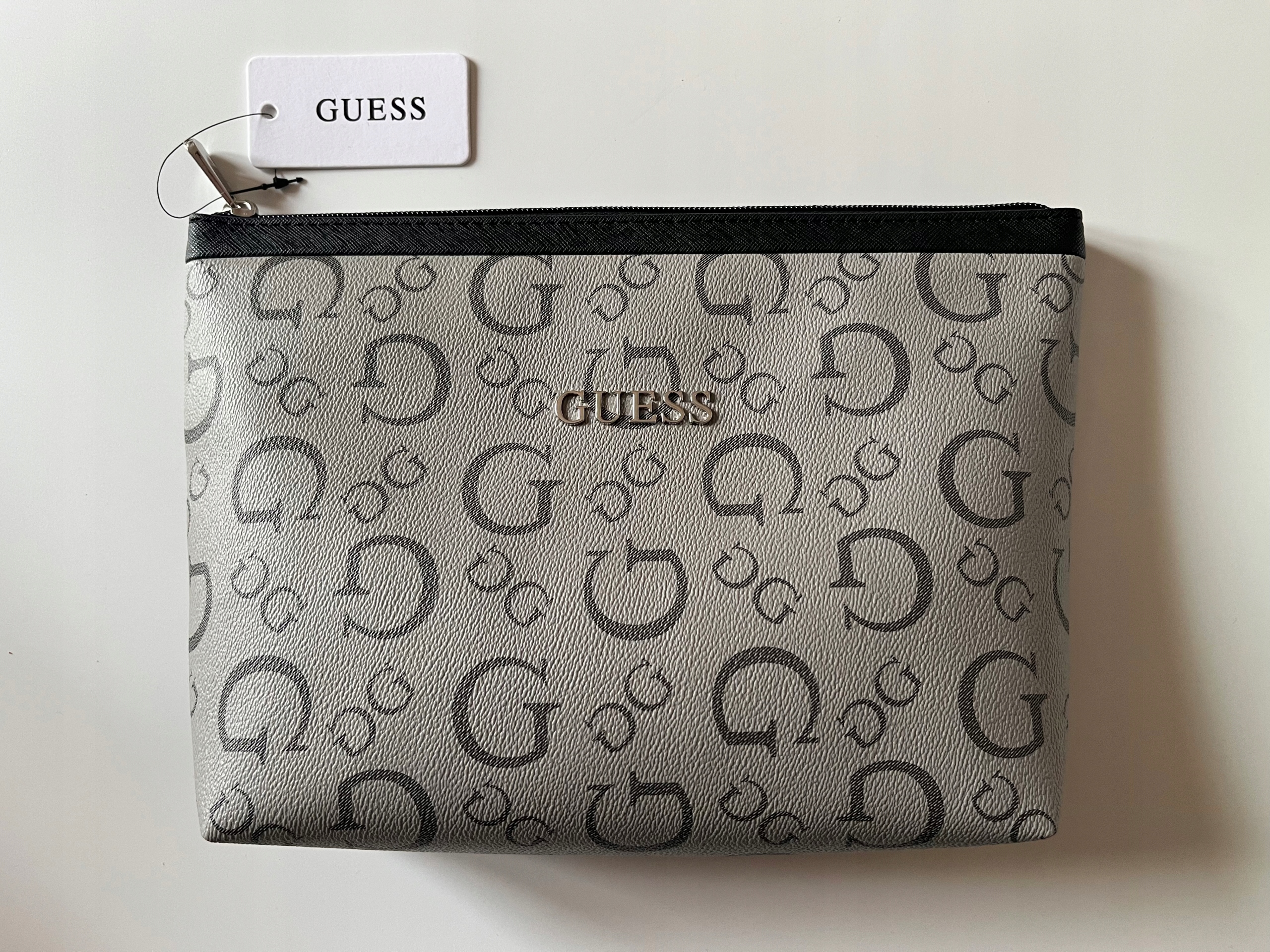 Guess Kosmetyczka Szara travel cosmetic