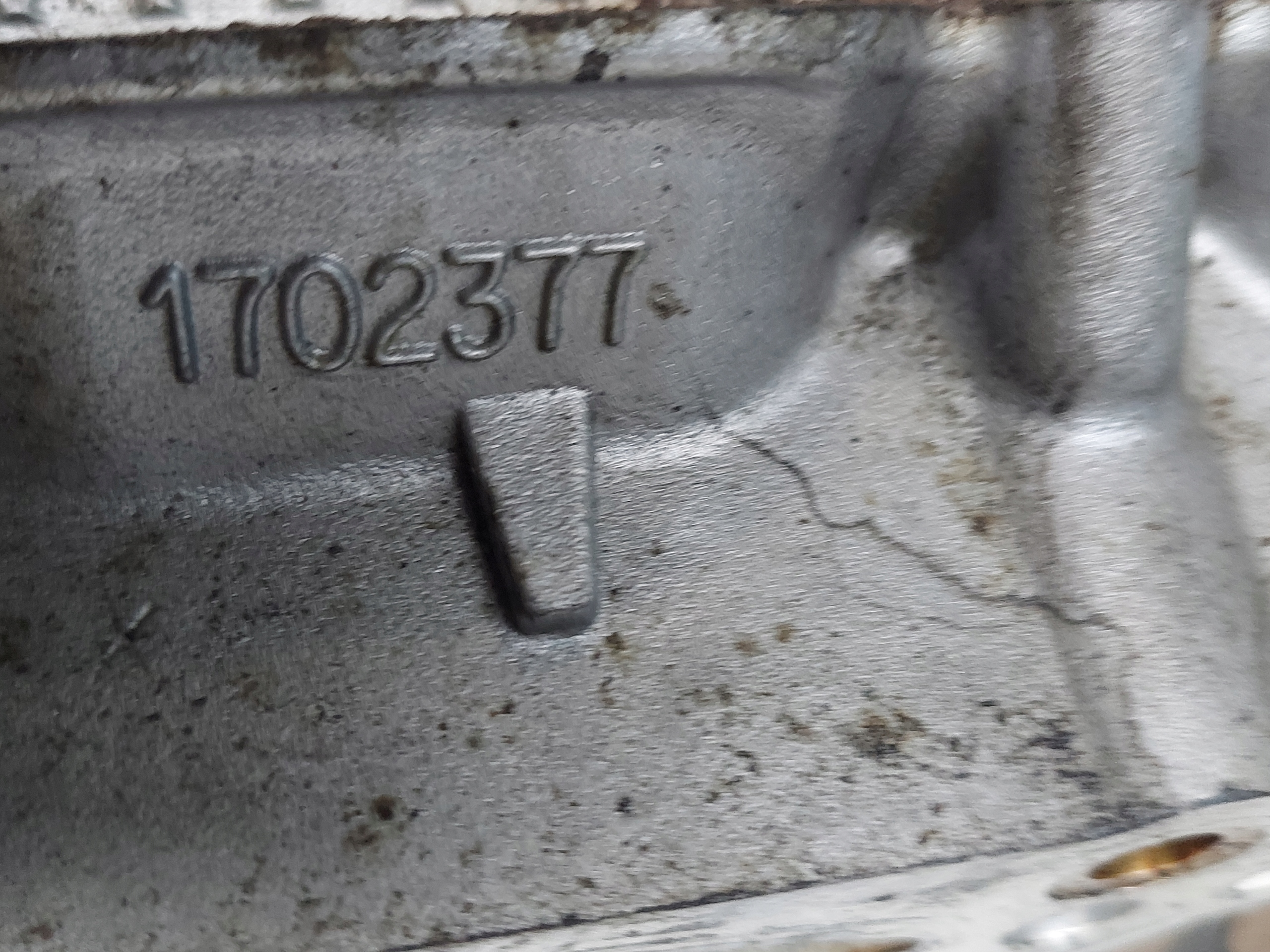 TESTATA BMW E39 740 3.5 V8 1702381