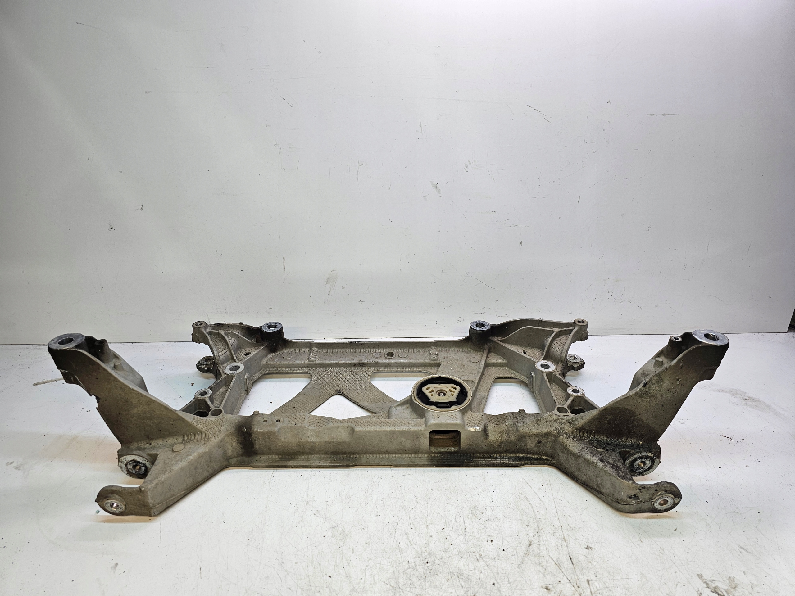 TRAWERS axle beam subframe front AUDI A3 8V VW 5Q0199369G
