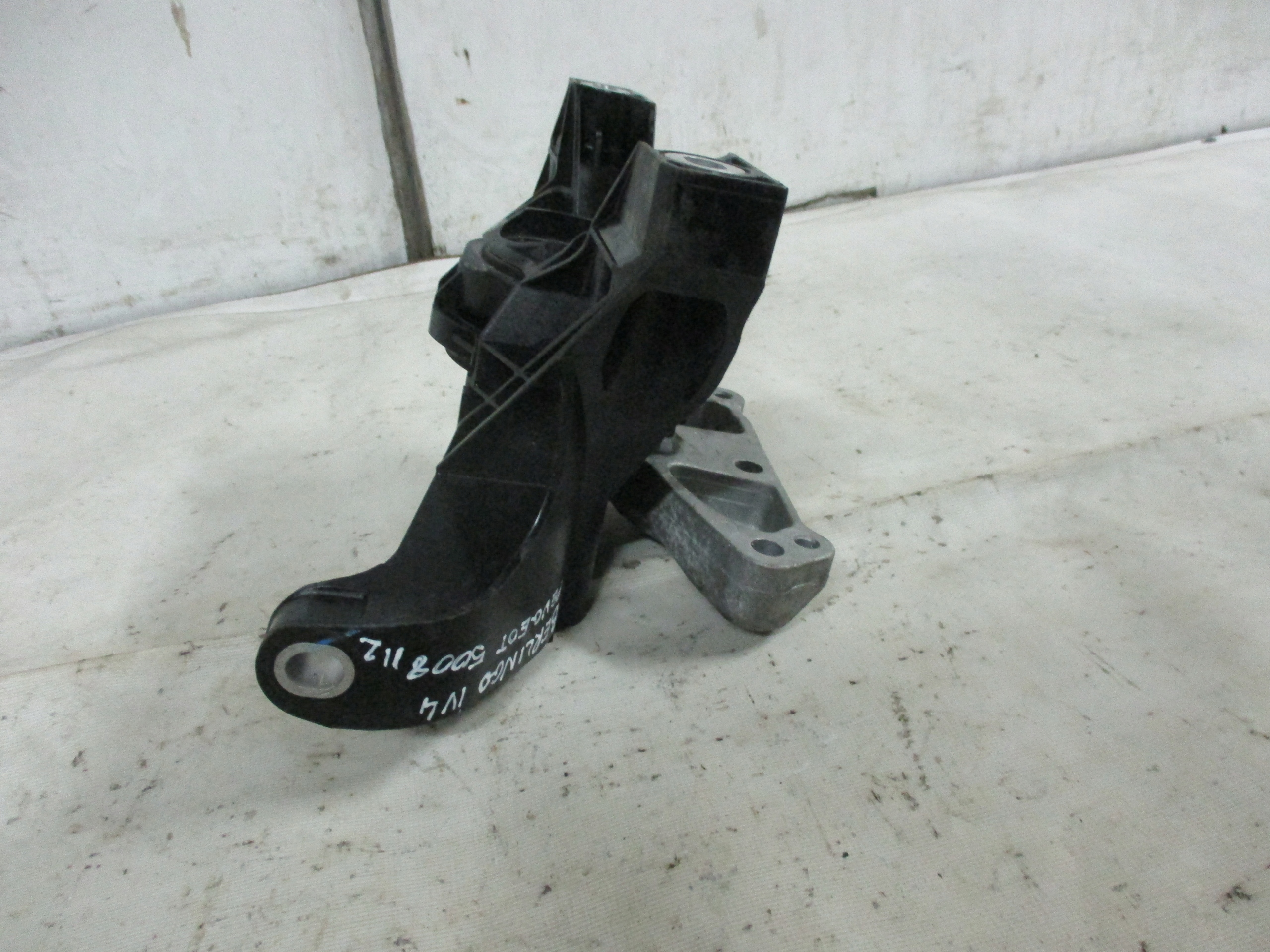 engine mount right Peugeot 5008 II Berlingo 4