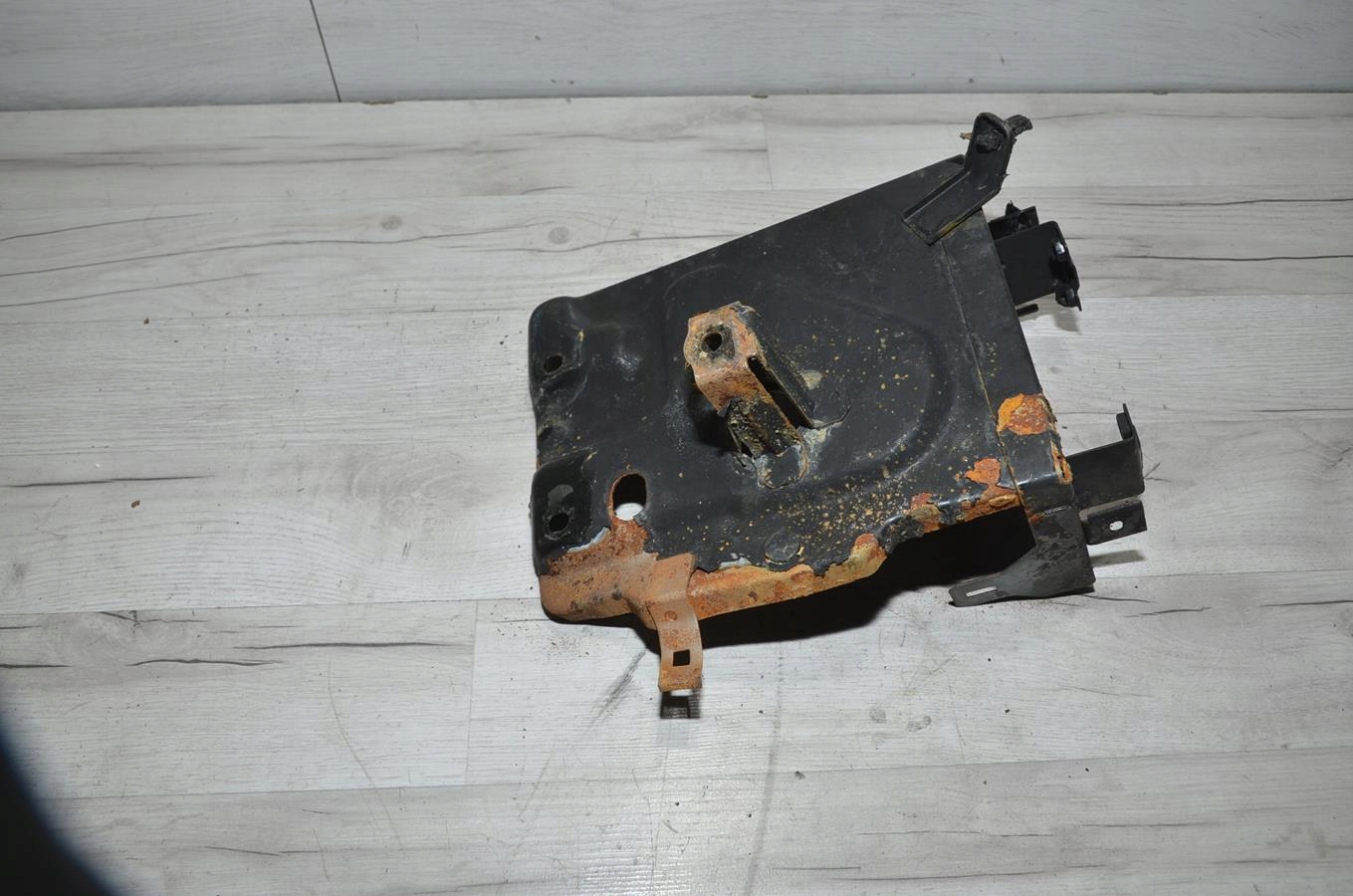 držač akumulatora 1.2 Fiat 500 3D