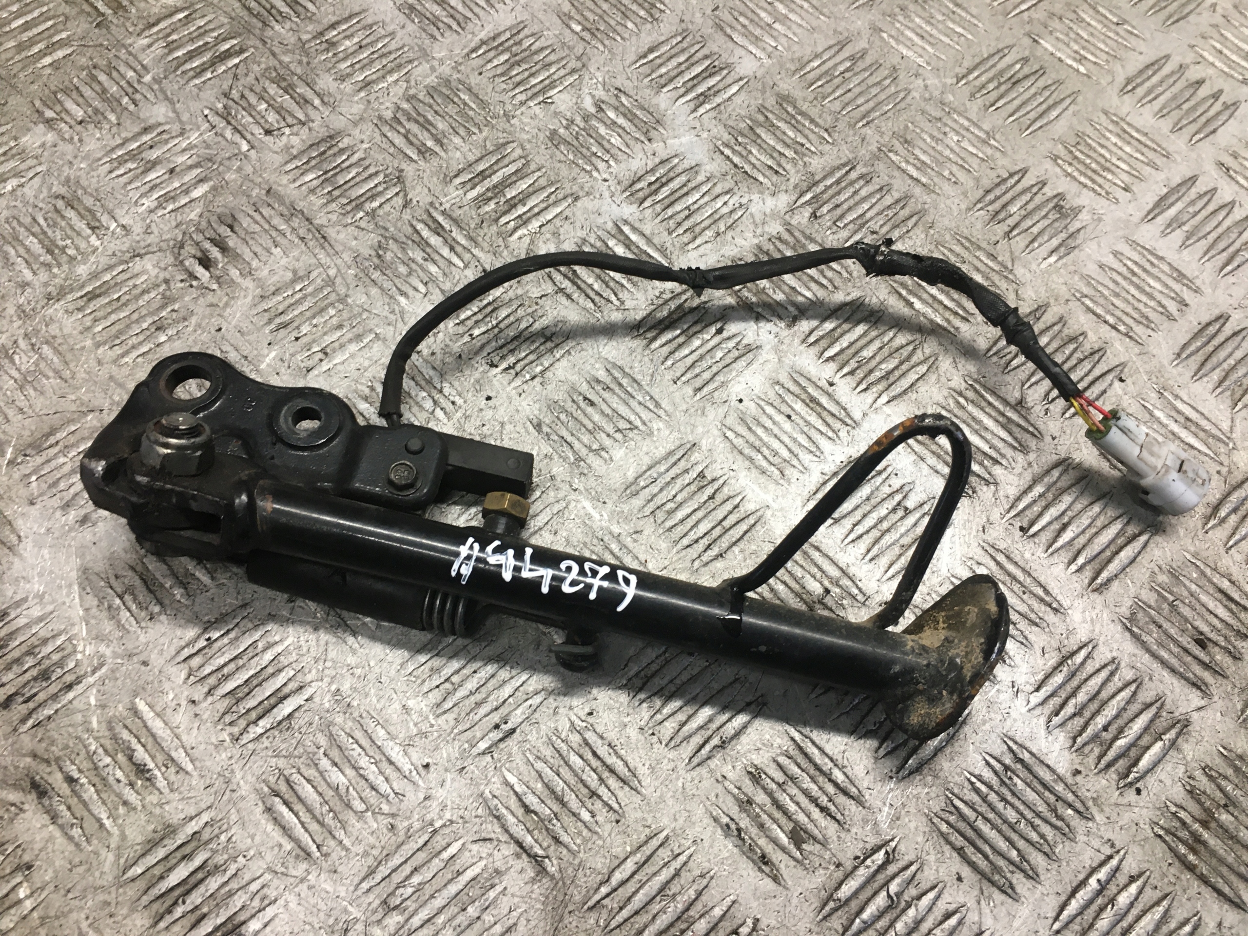 BAJAJ DOMINAR 400 ПОДСТАВКА ДЛЯ НОГ