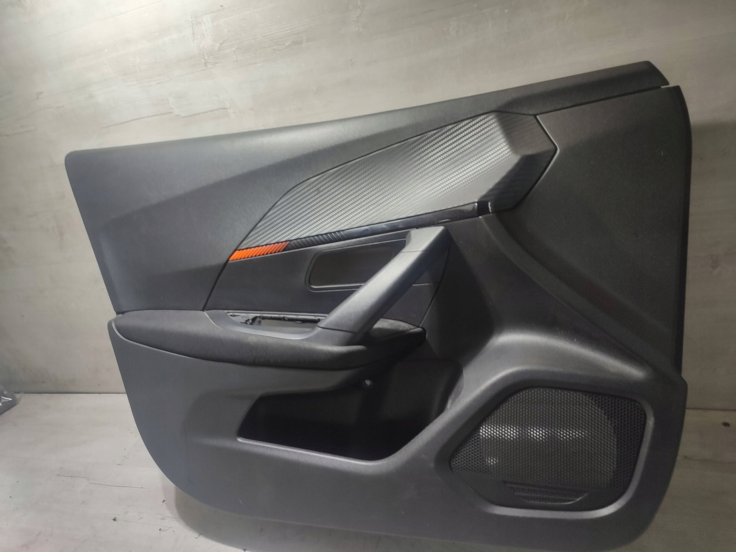 Peugeot 2008 II 2020 front side left side / side door przednich