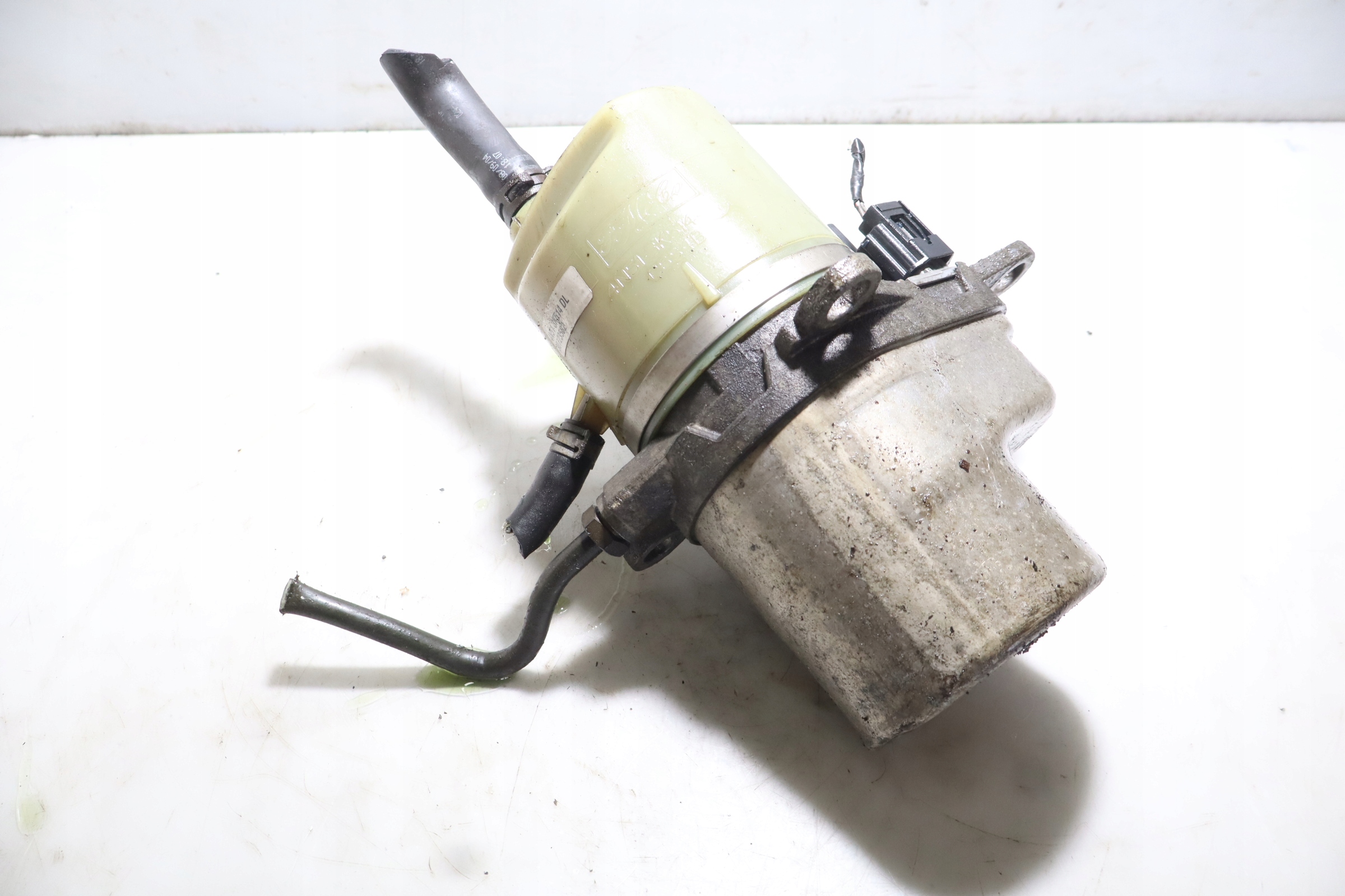 POMPA WSPOMAGANIA ELEKTRYCZNA VOLVO V50 2.0D Wersja Europejska