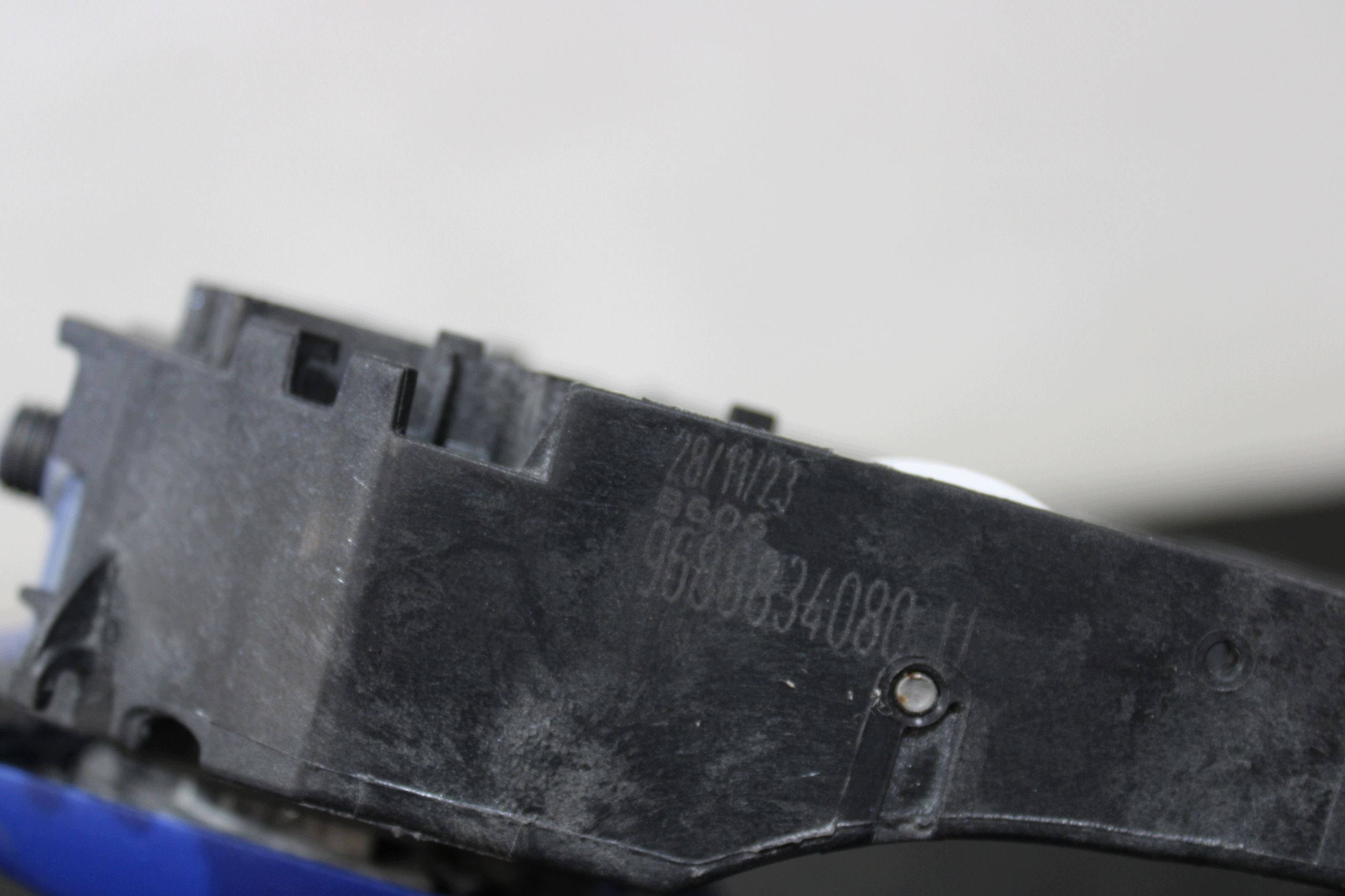 handle door right rear part 9688834080 OPEL MOKKA B II 2