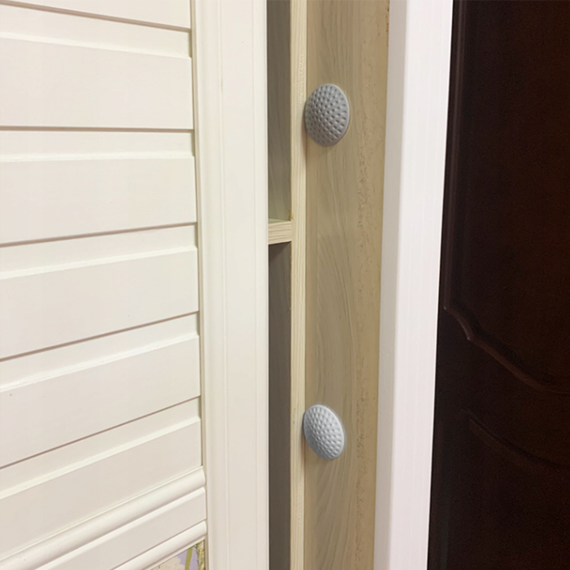 ODBOJNIK DO DRZWI STOPER SAMOPRZYLEPNY OCHRANIACZ Wysokość produktu 0.8 cm