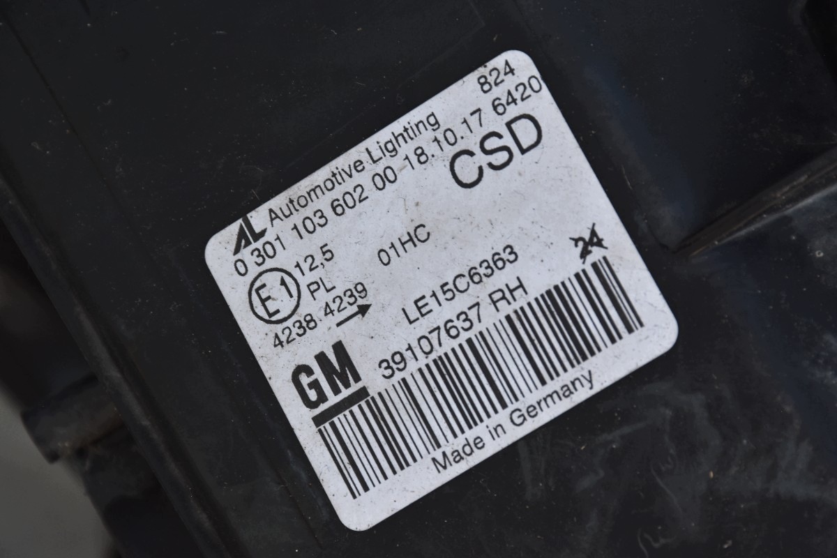 light right front OPEL ZAFIRA C LIFT 2016-2019R 39107637 UK