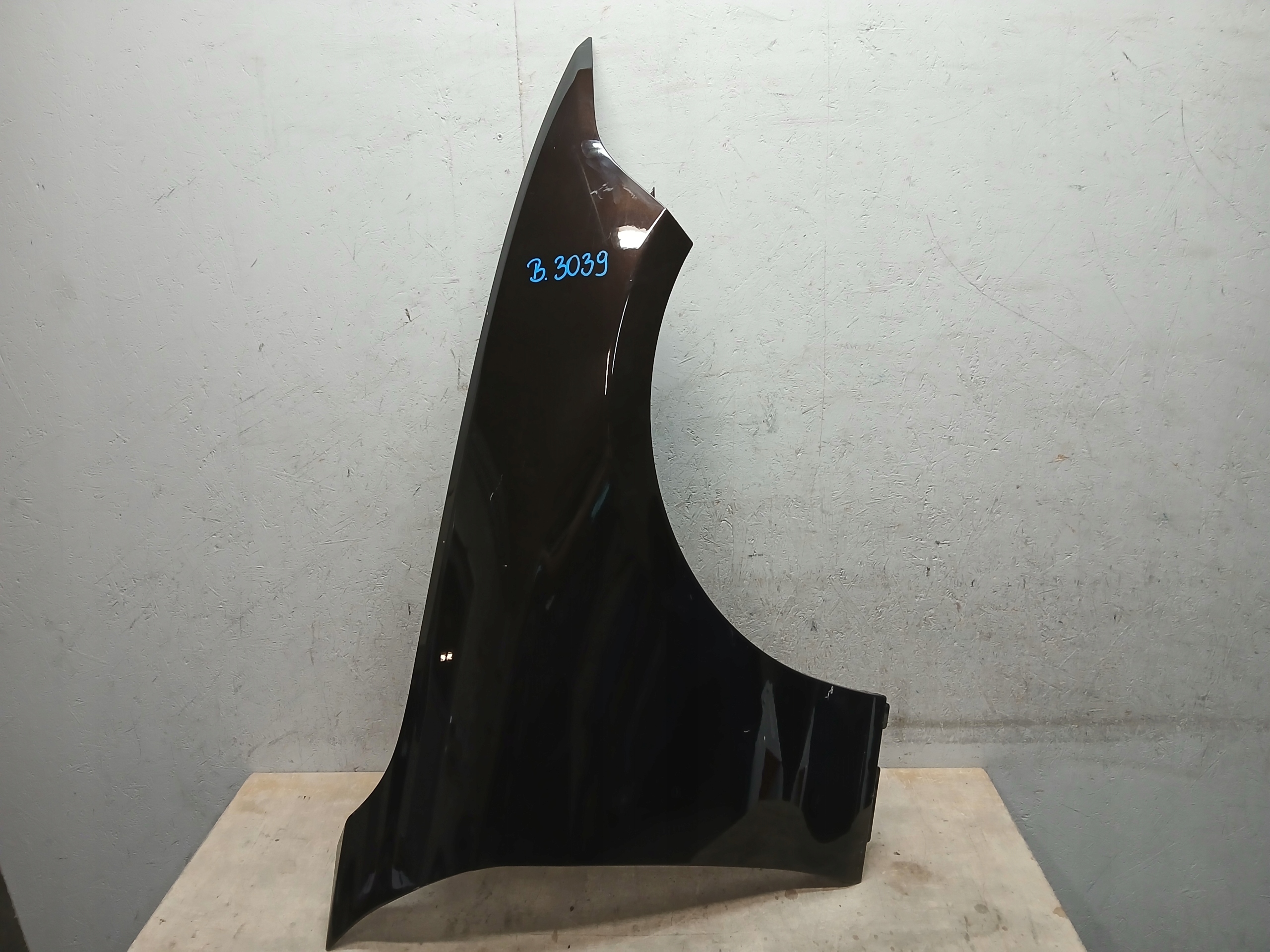 fender front right BMW and 1 F20