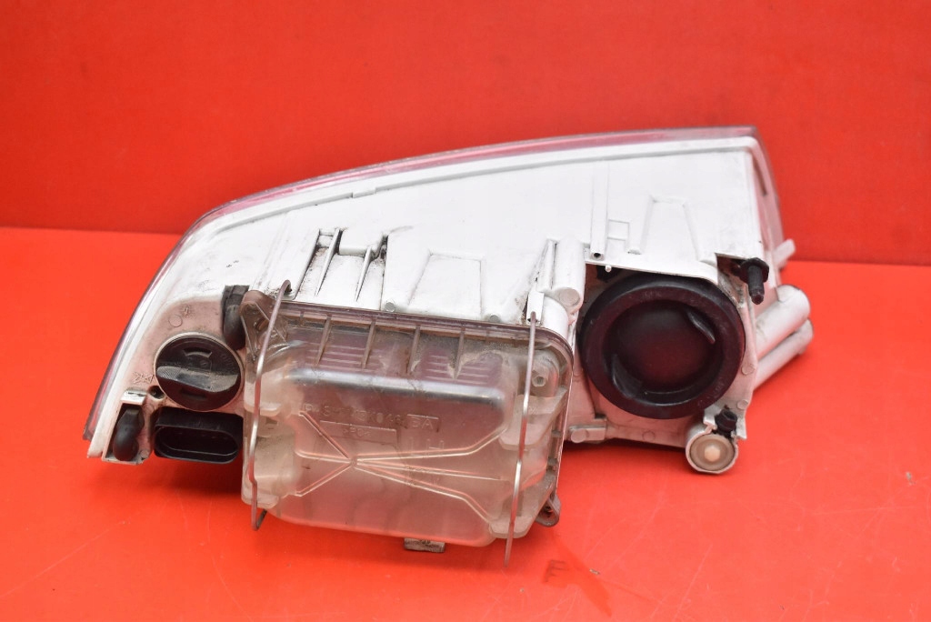 REFLEKTOR right light front EU SKODA OCTAVIA 2 II 04-08