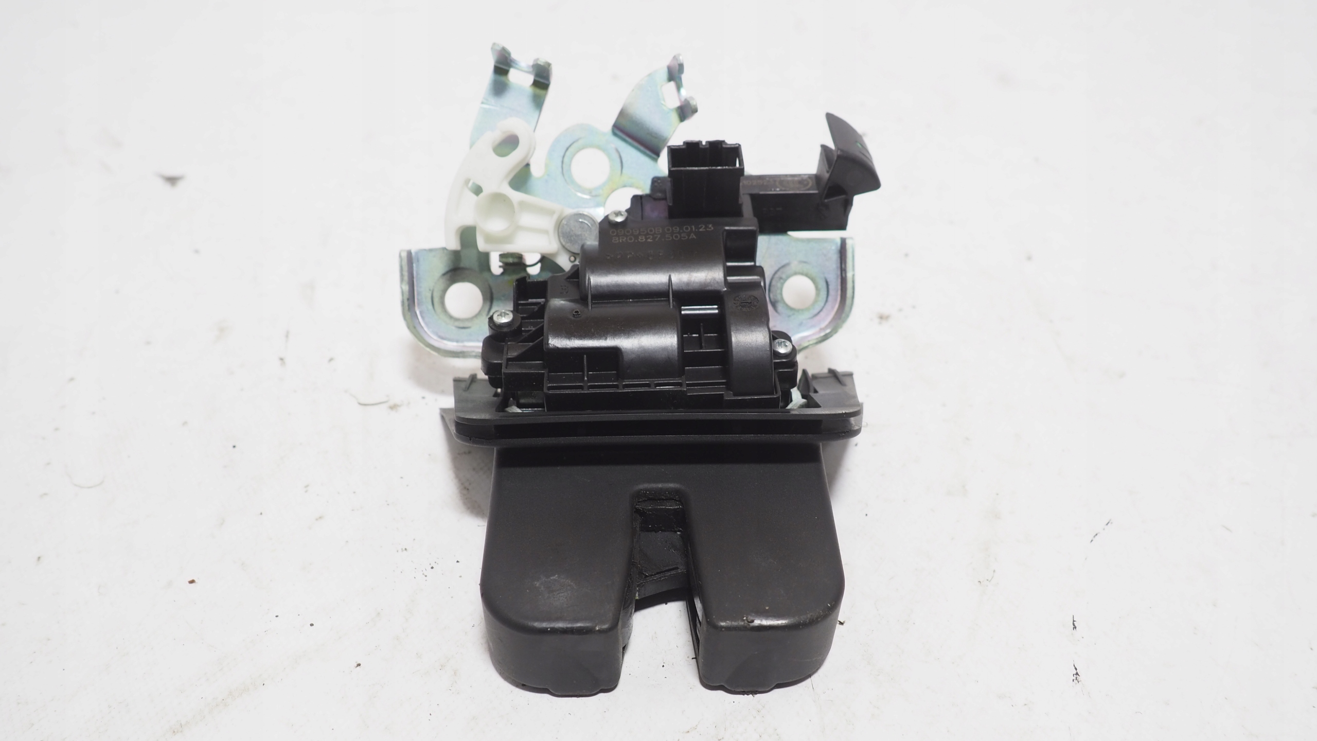 Audi Q5 8R lock rygiel bonnet boot 8R0827505A