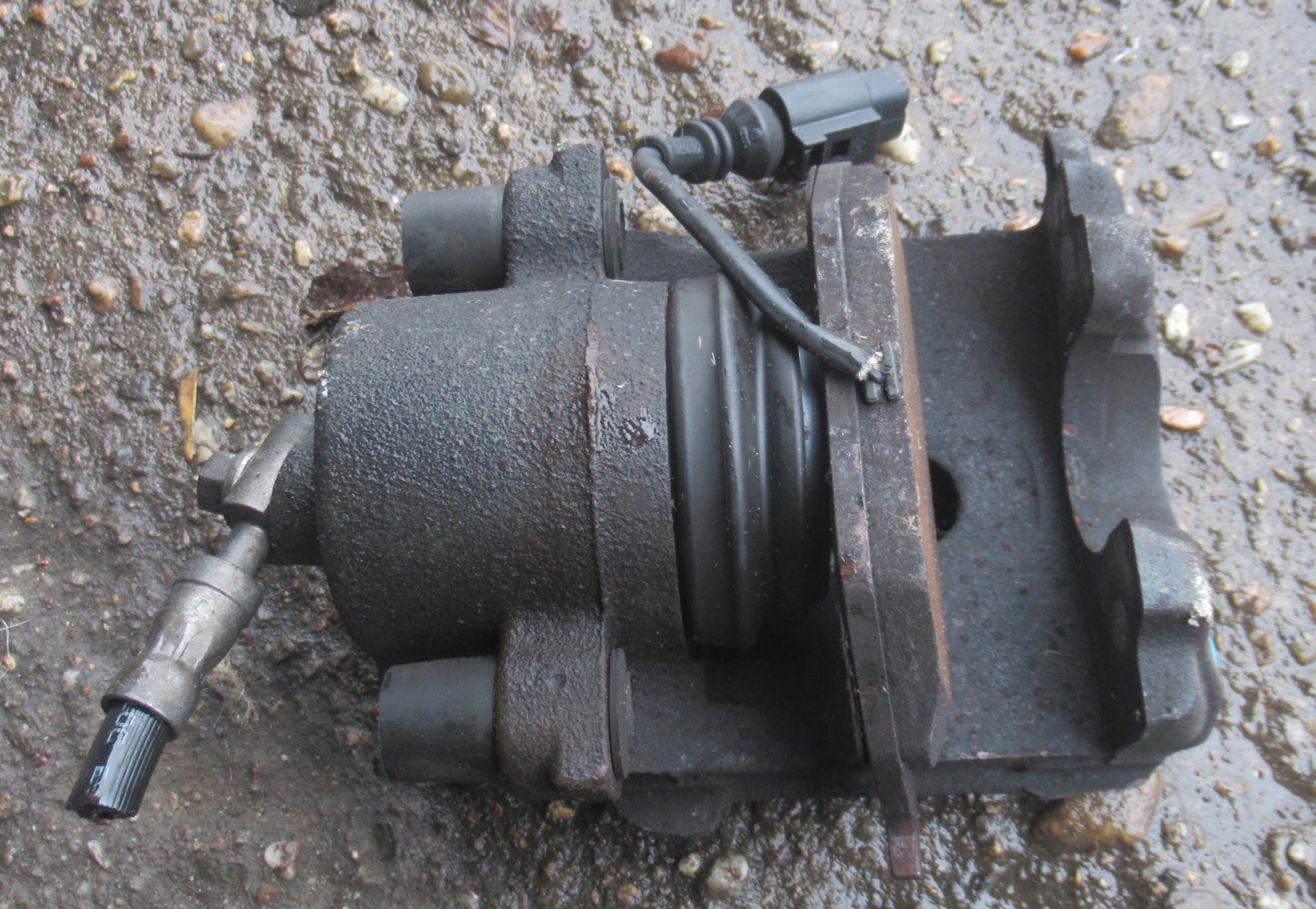 VW GOLF VI+ 1.4 TSI caliper brake left front