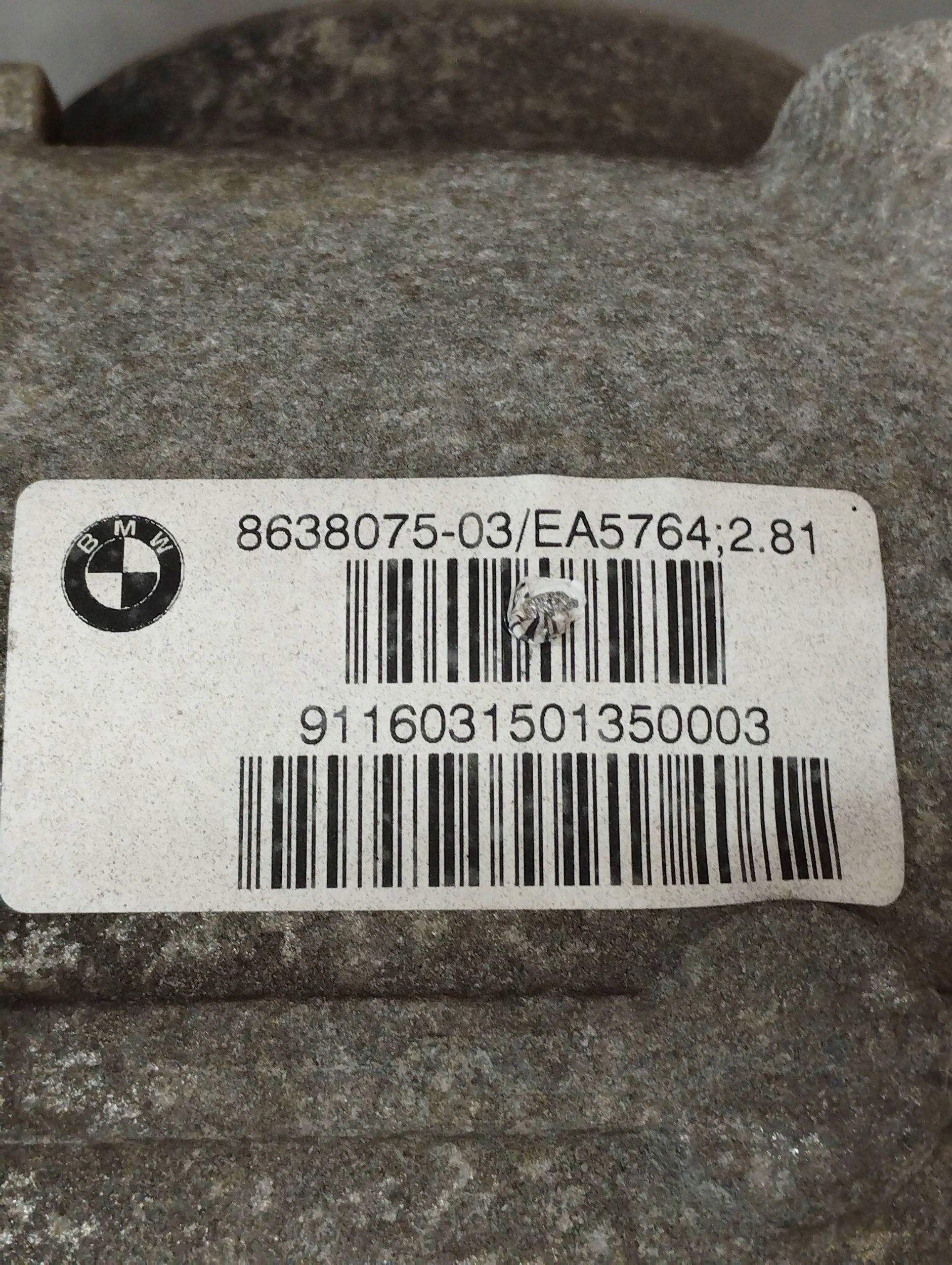 BMW 7 G11 750i diff differential rear part 8638075 2:81