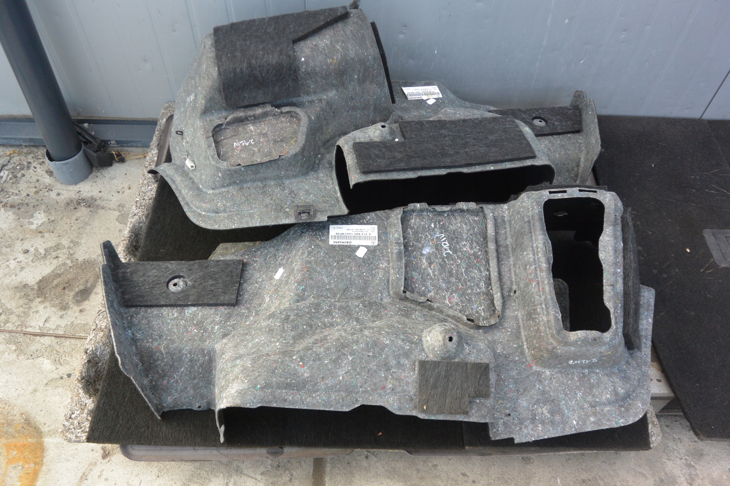 boot upholstery MERCEDES W212 sedan KOMPLET