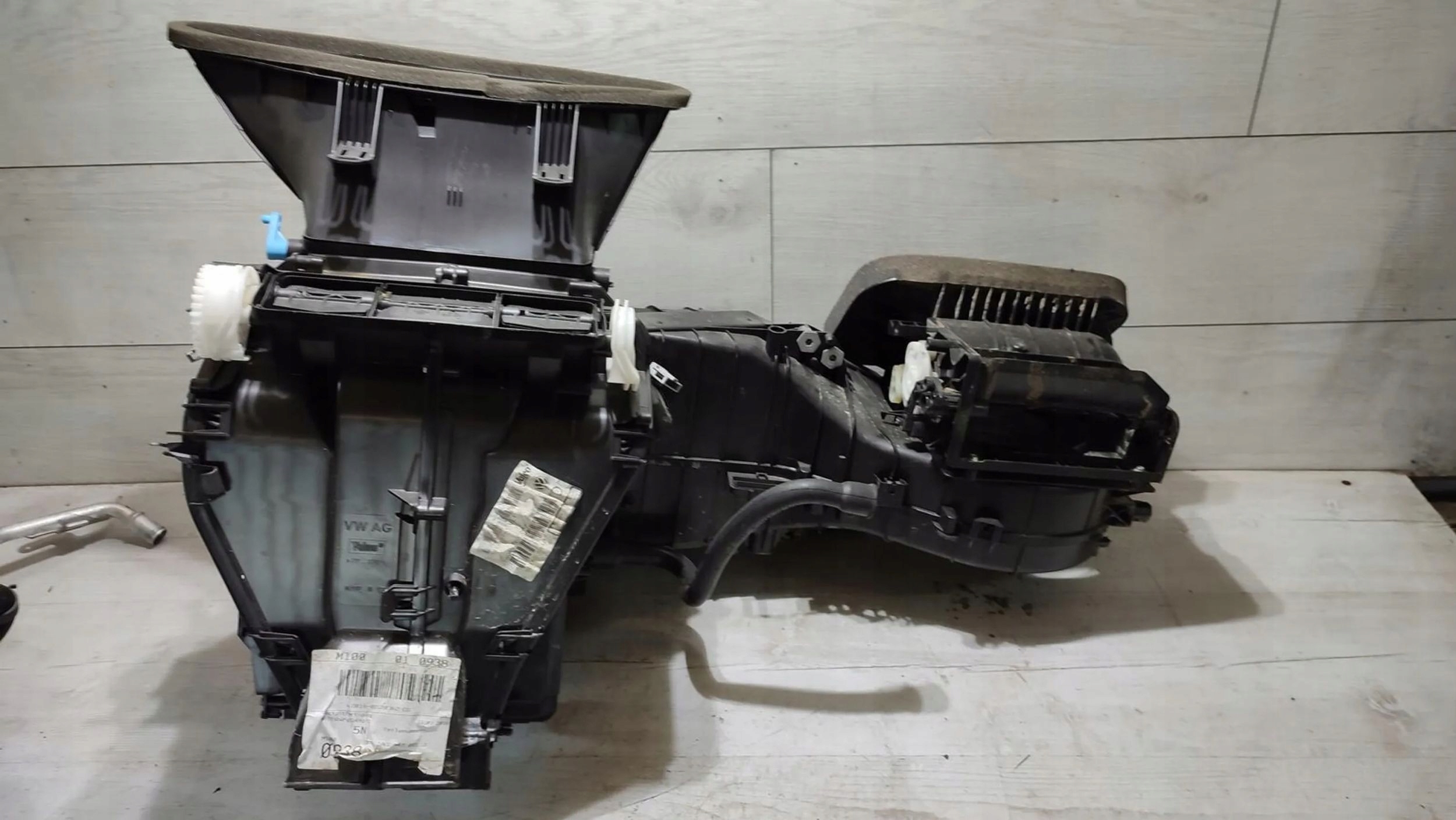 Volkswagen Tiguan Lift 5N0 ohřívač