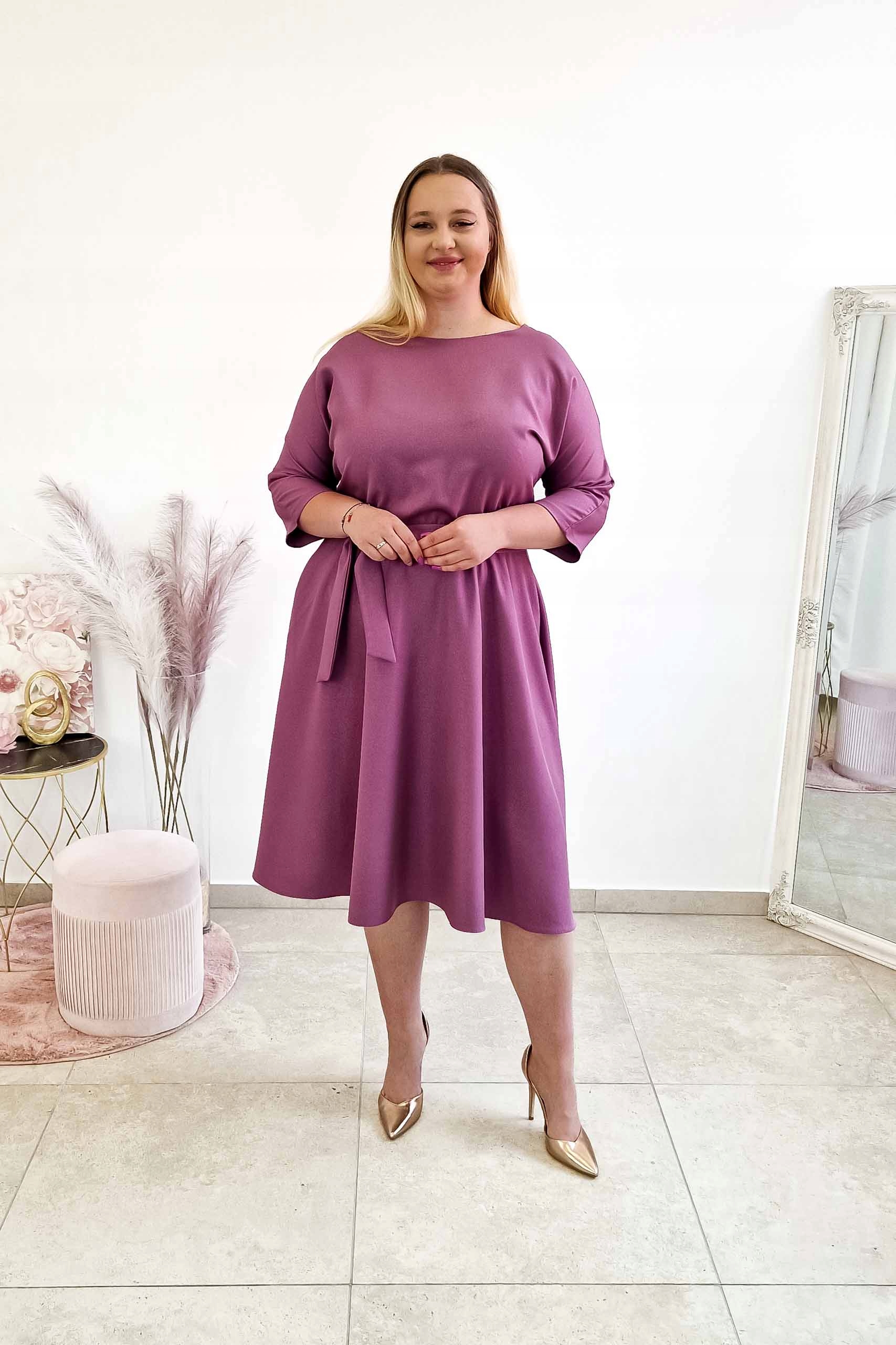 Fialová lesklá Šaty s výstřihem do V, velikost 36