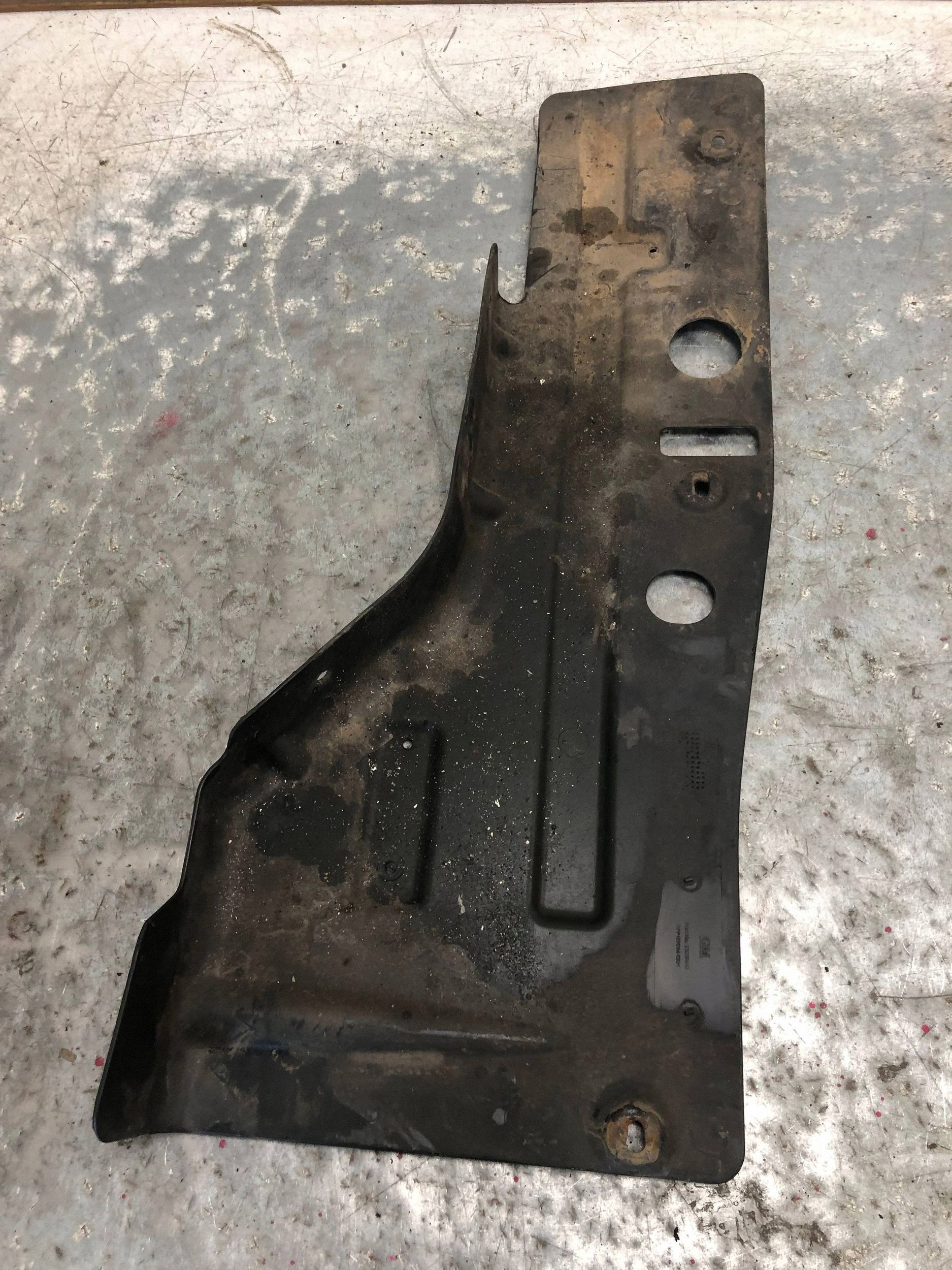 fedél alatt motor OPEL ASTRA J 13239610