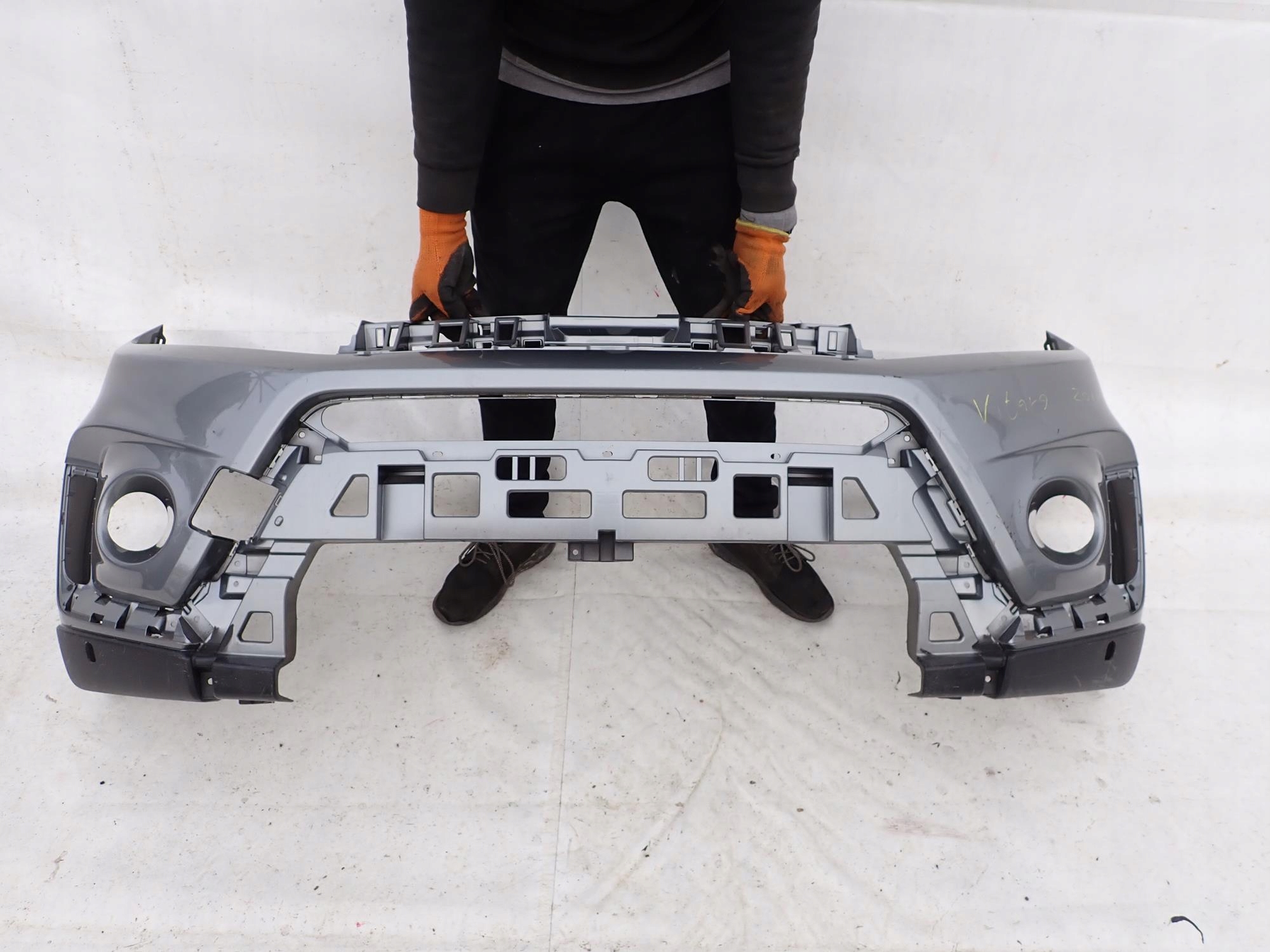 SUZUKI VITARA II 2 LIFT 18-> bumper front PDC