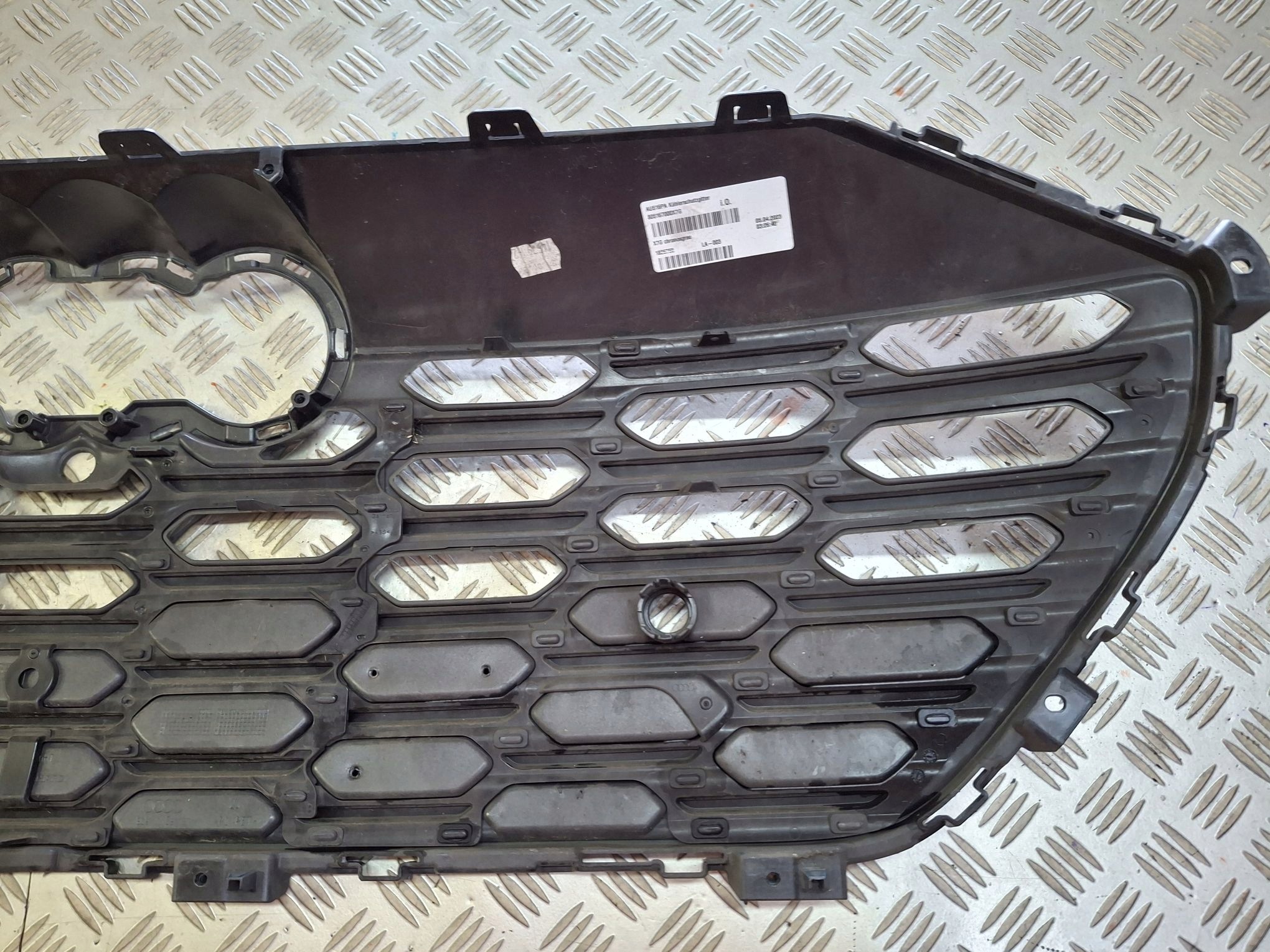 Grille AUDI Q8 E-TRON LIFT 2023R->