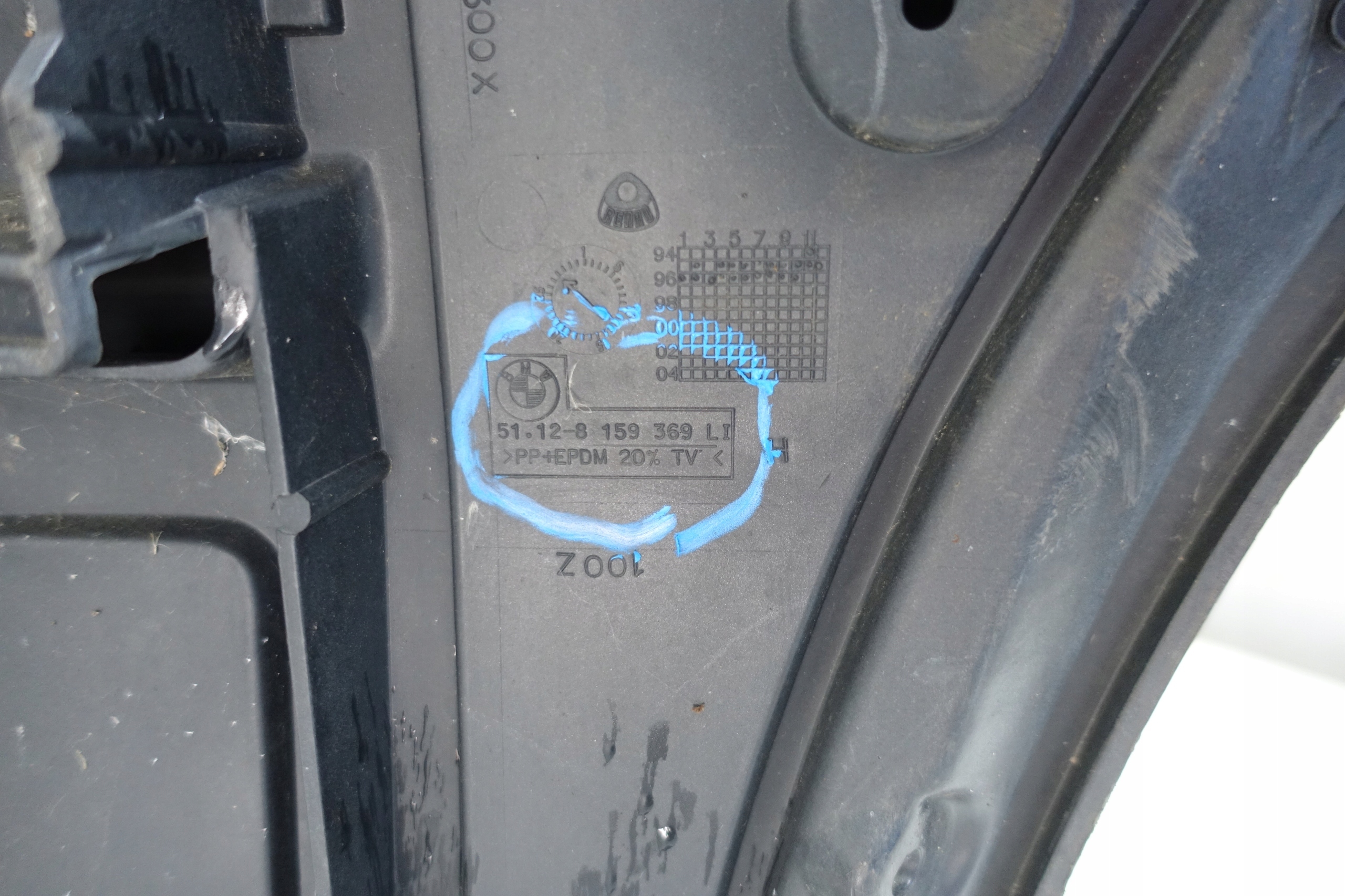 BMW 5 V E39 sedan bumper rear part rear 8159369
