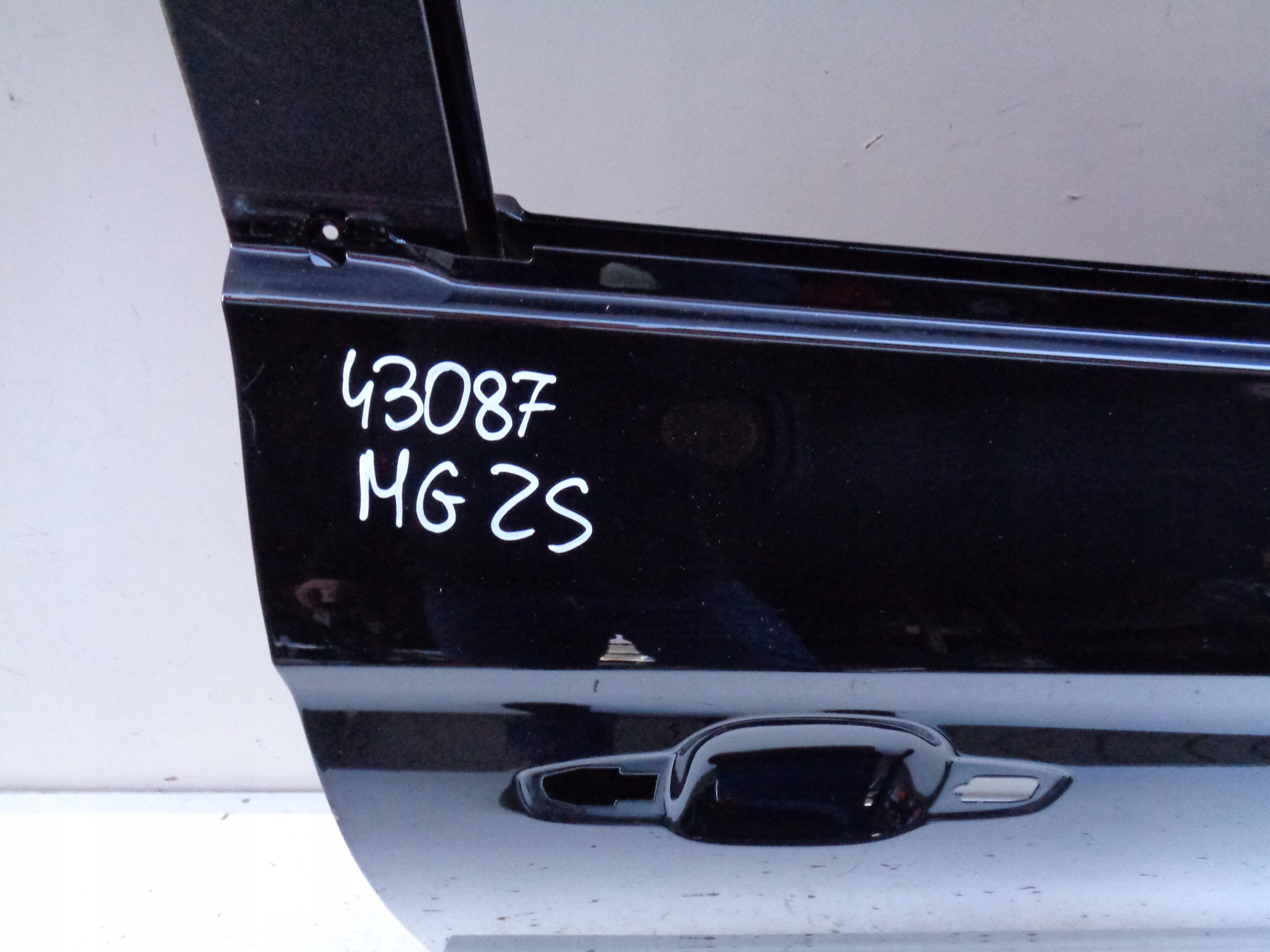 door right front MG ZS 43087