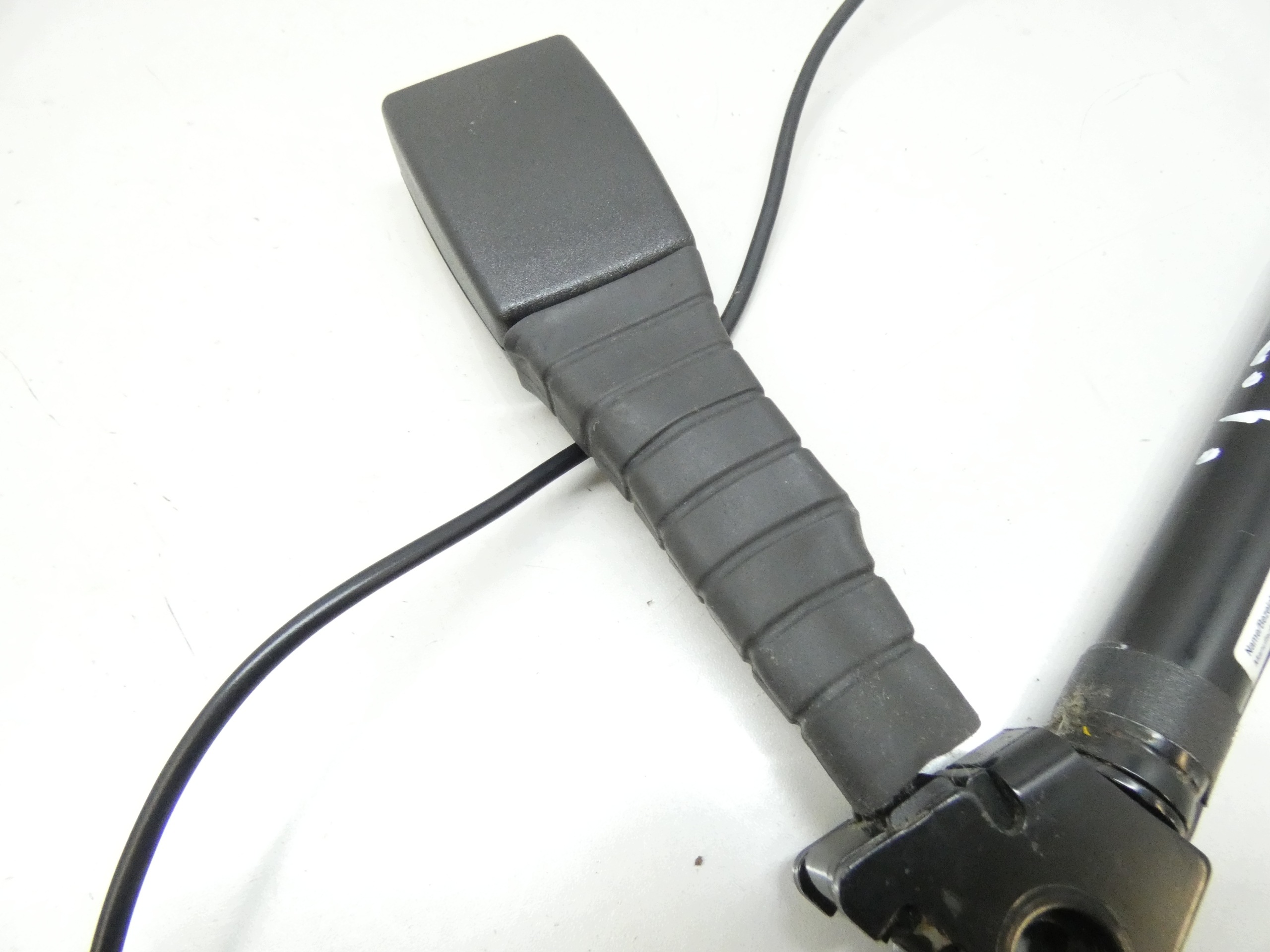 gurtschloss gurtstraffer links heck OPEL SIGNUM 02-08 24465102F